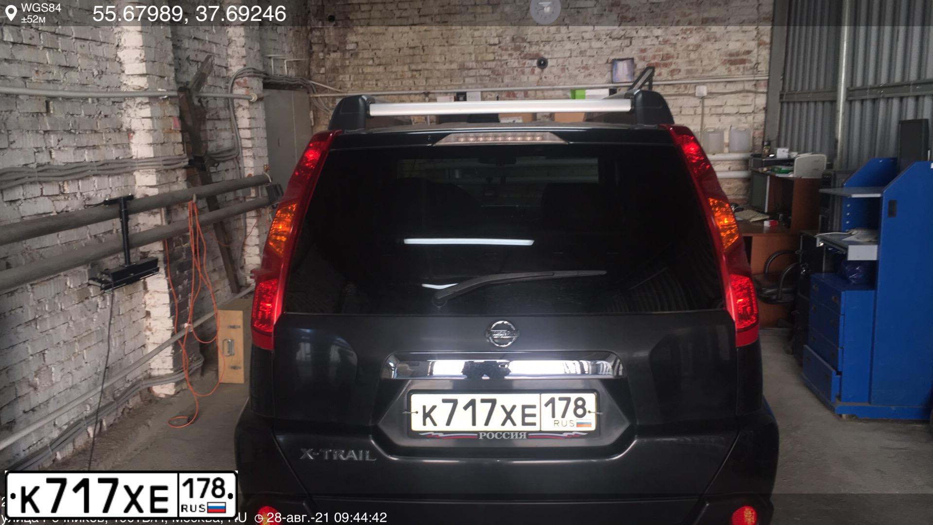 Фото автомобиля NISSAN X-TRAIL, 2008 — госномер К717ХЕ178. Цвет: ЧЕРНЫЙ