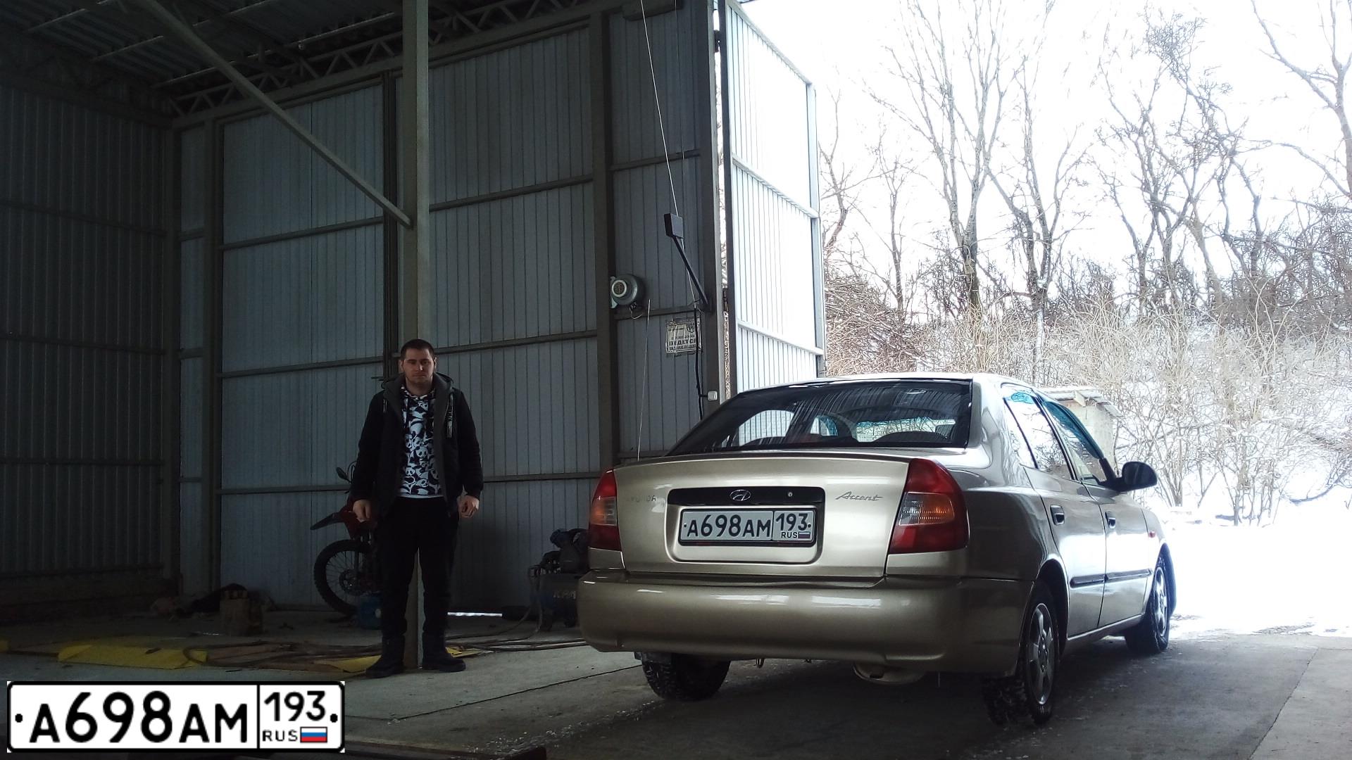 Фото автомобиля TAGAZ ACCENT, 2005 — госномер Х998ВМ52. Цвет: БЕЖЕВЫЙ