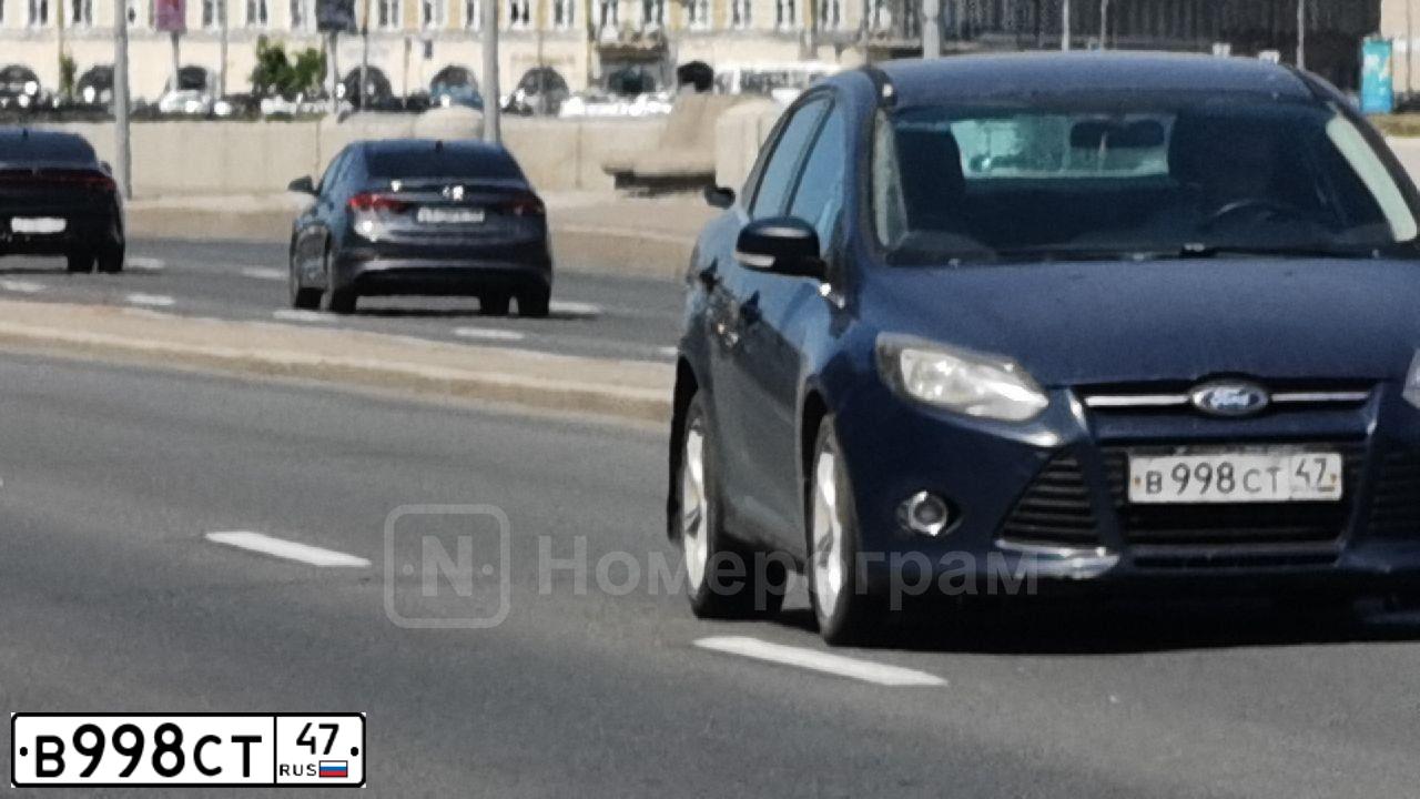 Фото автомобиля FORD FOCUS, 2012 — госномер В998СТ47. Цвет: ТЕМНО-СИНИЙ