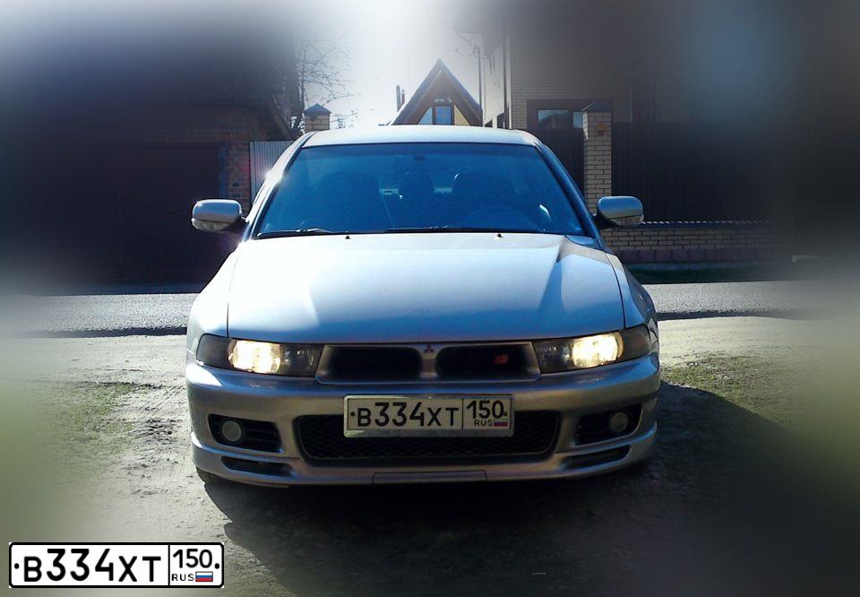 Фото автомобиля MITSUBISHI GALANT, 2001 — госномер В334ХТ150. Цвет: СЕРЫЙ