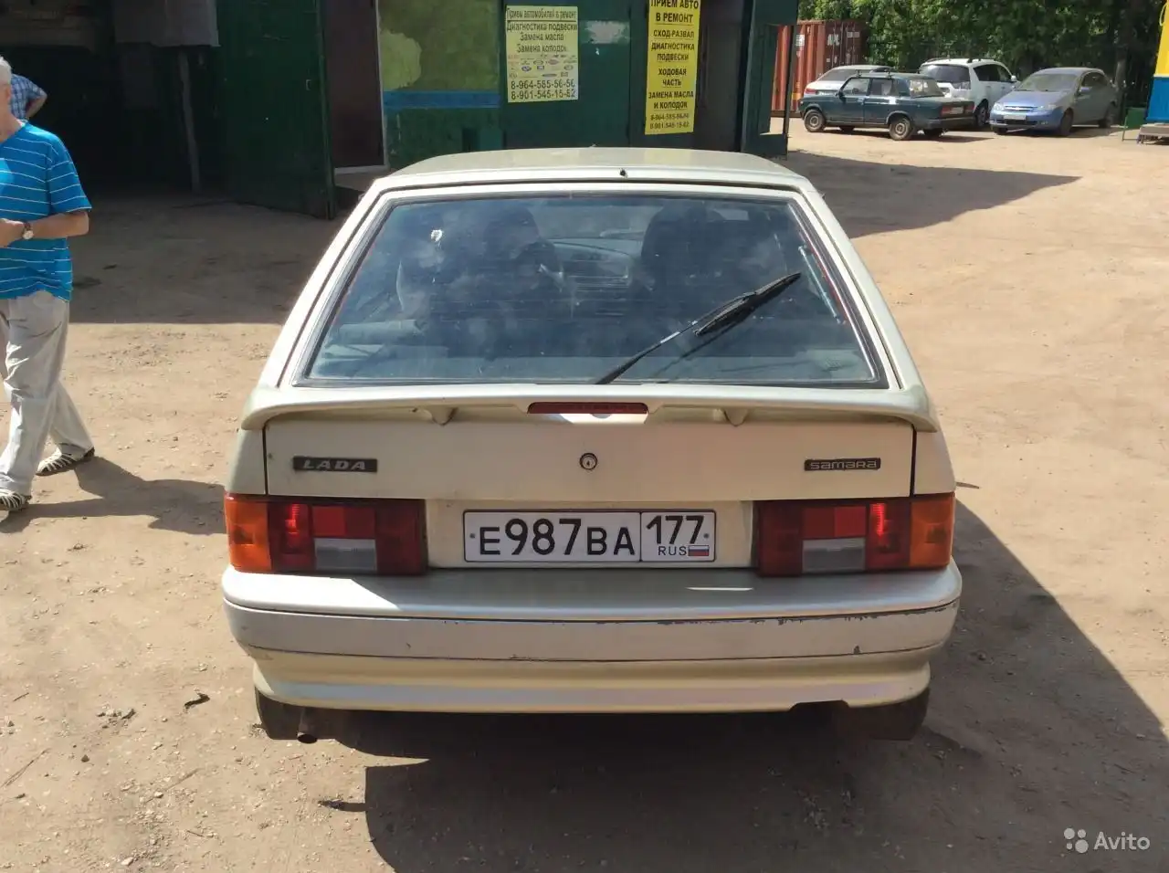 Фото автомобиля LADA 2114 SAMARA, 2005 — госномер Е987ВА177. Цвет: СЕРЕБРИСТО-БЕЖЕВЫЙ