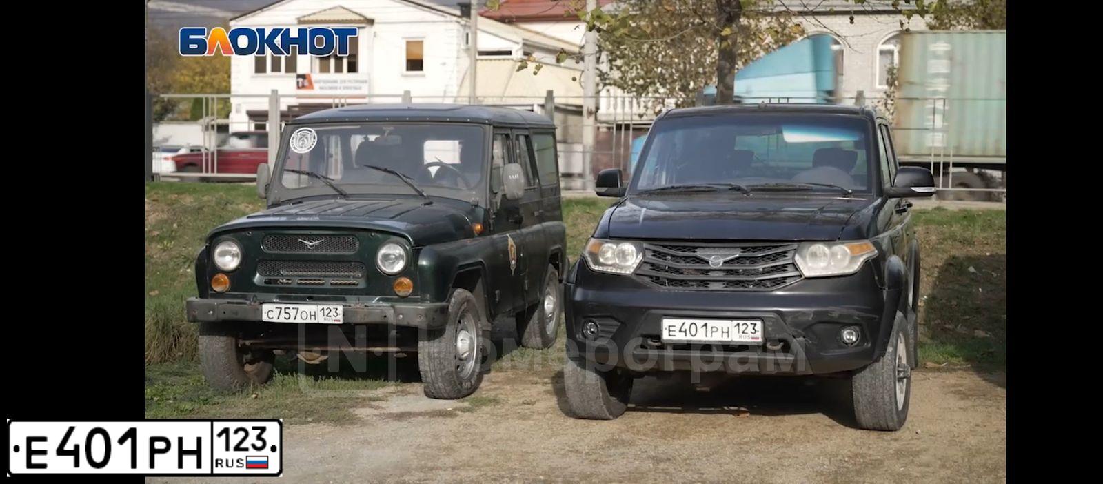 Фото автомобиля UAZ 3163 PATRIOT, 2015 — госномер А666КН123. Цвет: ЧЕРНЫЙ МЕТАЛЛИК