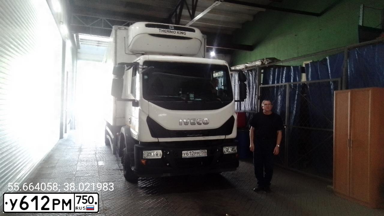 Фото автомобиля IVECO EUROCARGO, 2017 — госномер У612РМ750. Цвет: БЕЛЫЙ