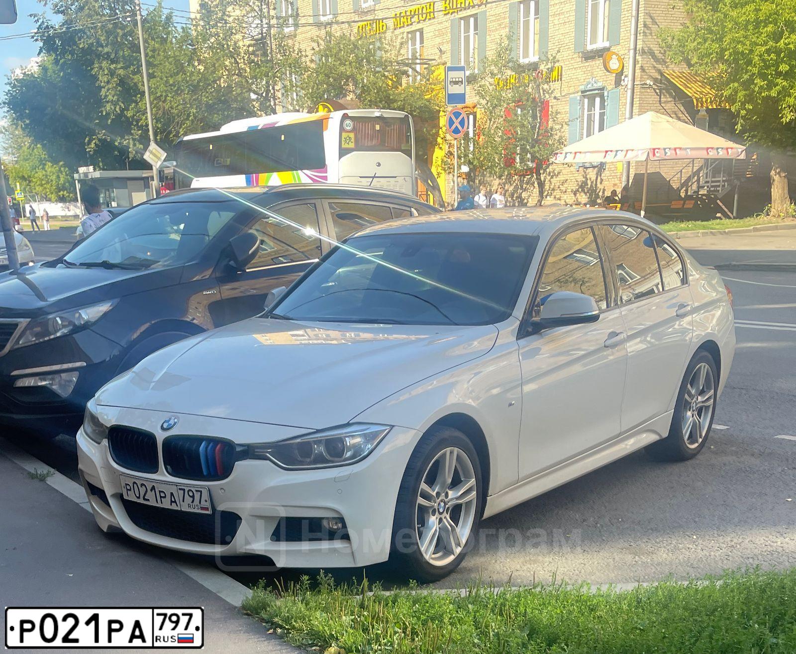 Фото автомобиля BMW SERIE 3, 2014 — госномер Р021РА797. Цвет: БЕЛЫЙ