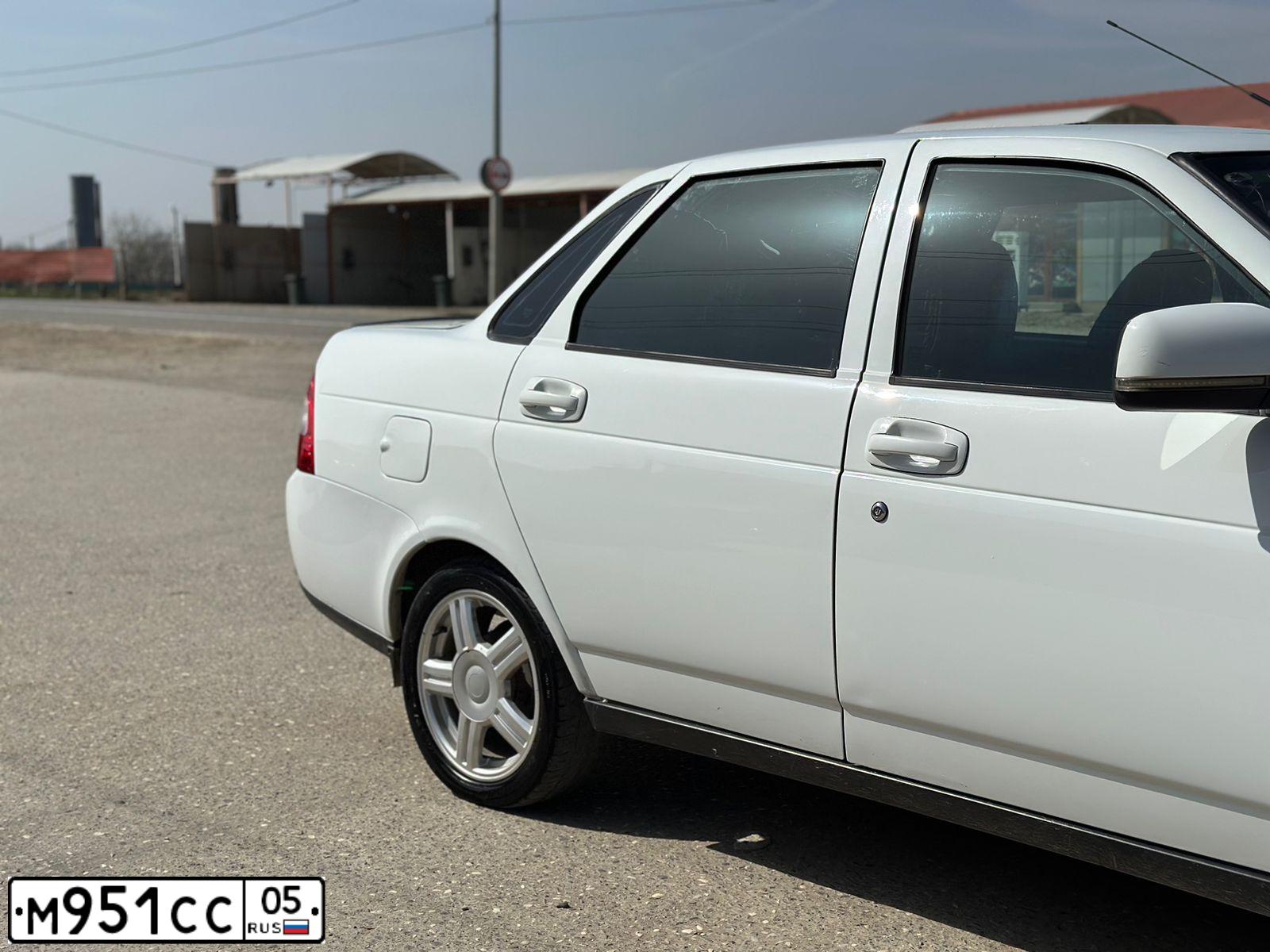 Фото автомобиля LADA 2170 PRIORA, 2011 — госномер М951СС05