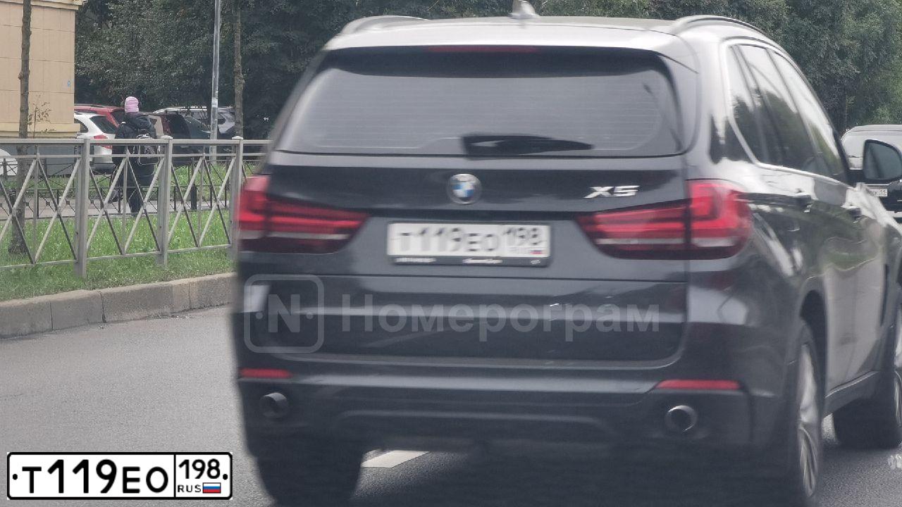 Фото автомобиля BMW X5, 2016 — госномер Т119ЕО198. Цвет: ТЕМНО-СЕРЫЙ