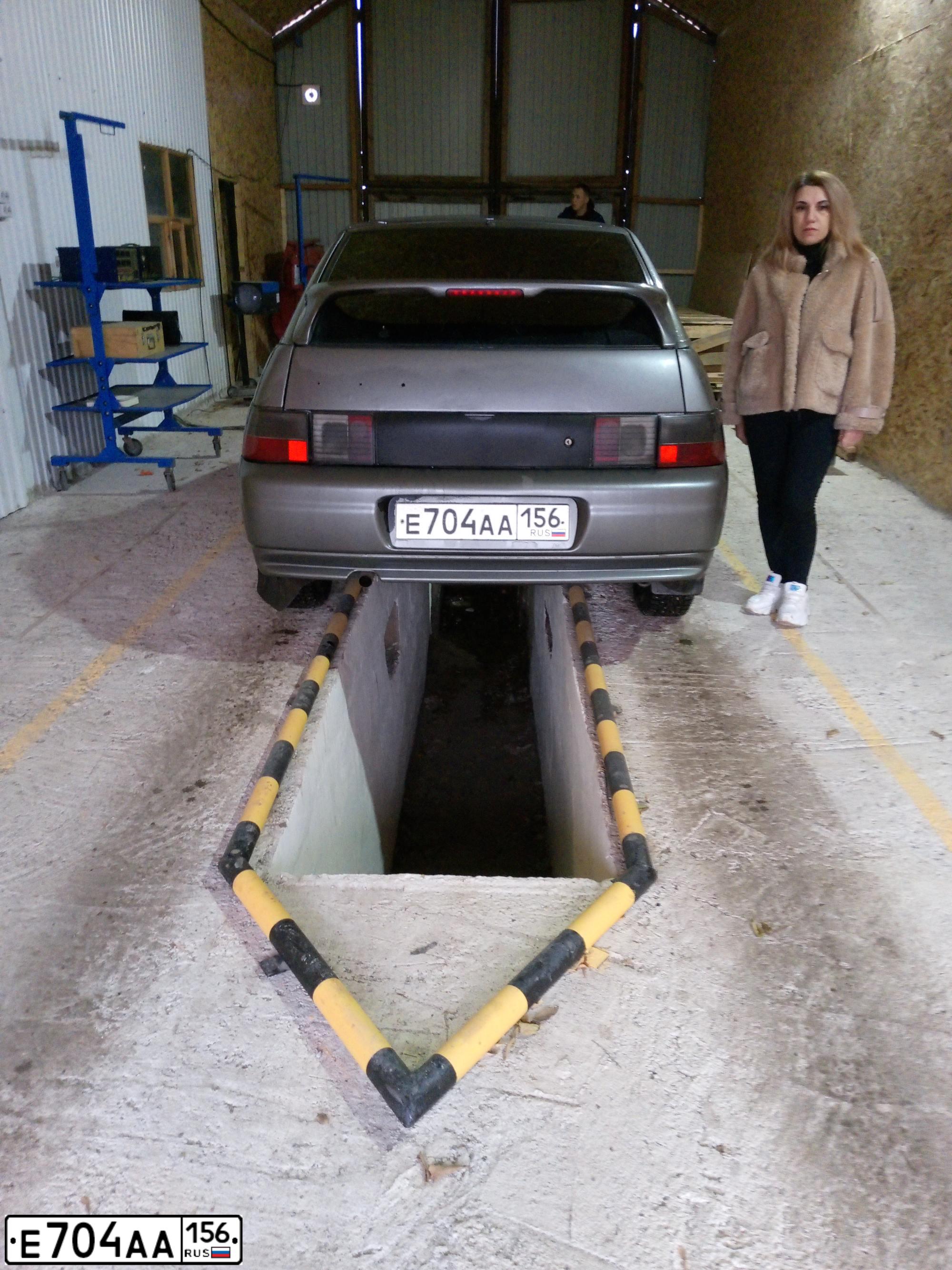 Фото автомобиля LADA 2112, 2007 — госномер К041РВ702. Цвет: СРЕДНИЙ СЕРО-ЗЕЛЕНЫЙ МЕТАЛЛ