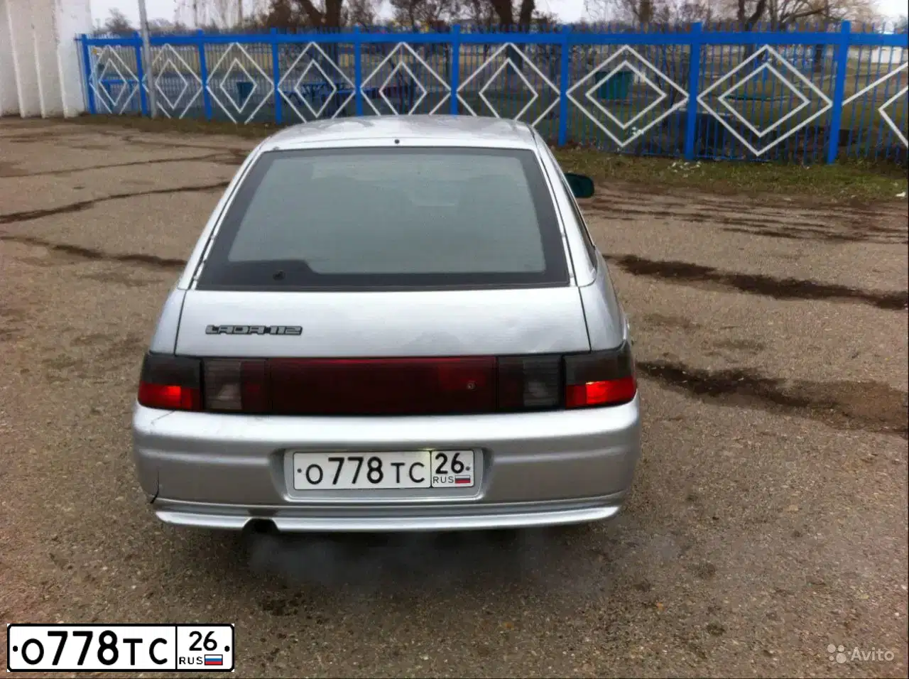 Фото автомобиля LADA 2112, 2004 — госномер О778ТС26. Цвет: СВЕТЛО-СЕРЕБРИСТЫЙ МЕТАЛЛ