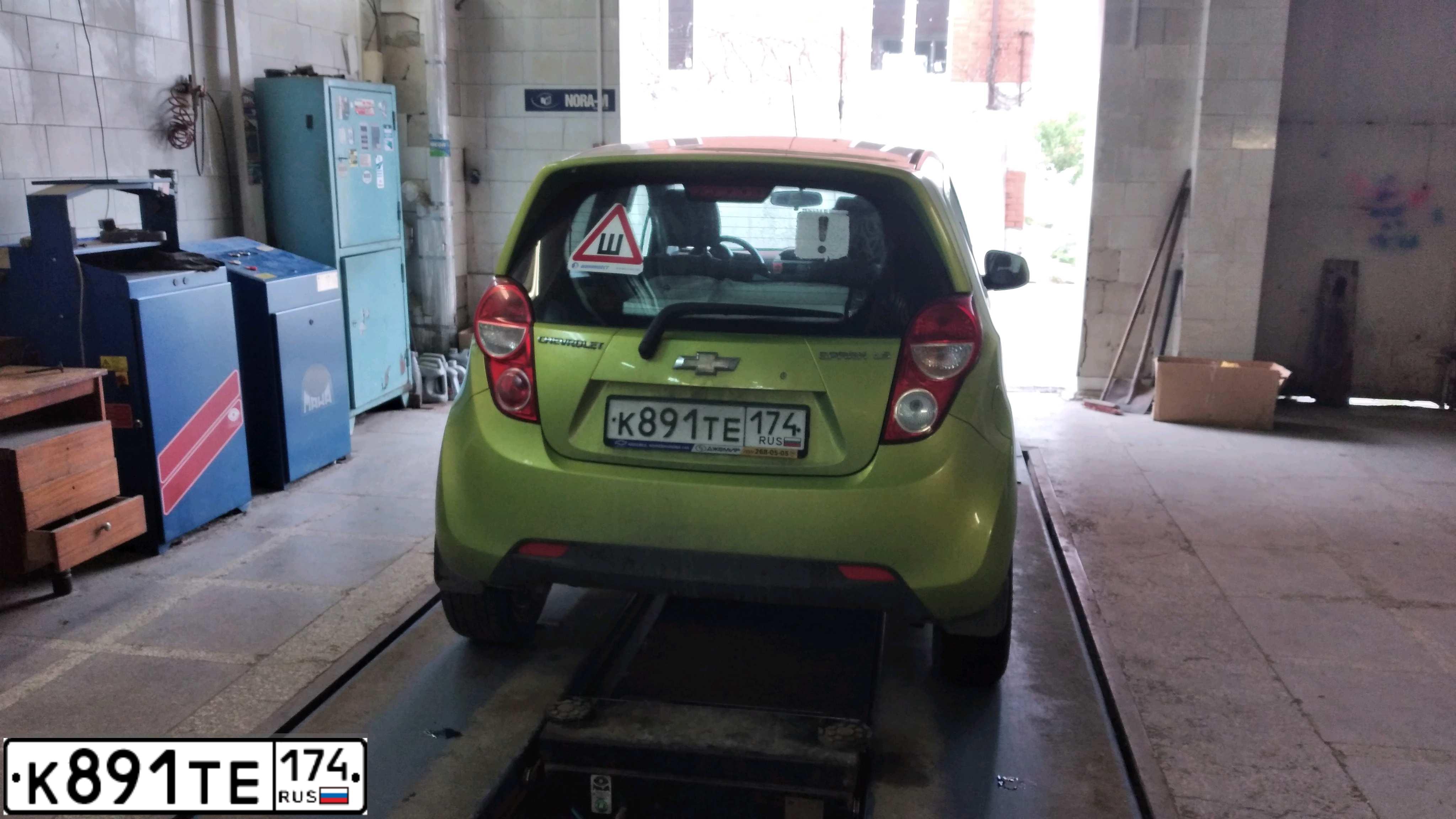 Фото автомобиля CHEVROLET SPARK, 2012 — госномер К891ТЕ174. Цвет: САЛАТОВЫЙ