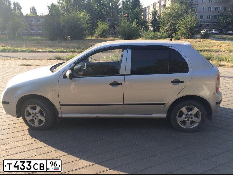 Фото автомобиля SKODA FABIA, 2007 — госномер У587УА123. Цвет: СВЕТЛО-СЕРЫЙ