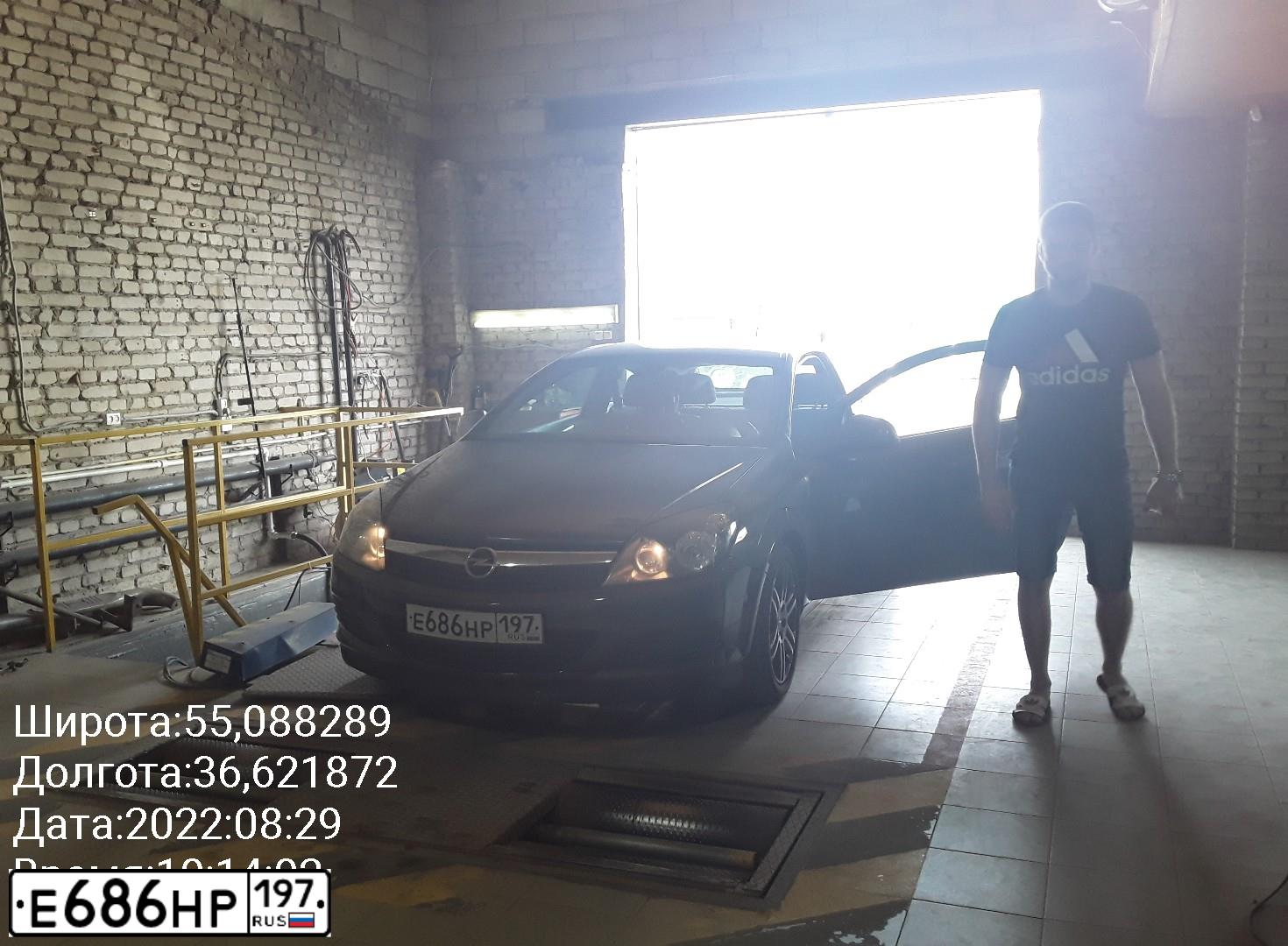 Фото автомобиля OPEL ASTRA, 2011 — госномер Р443ОВ40. Цвет: ТЕМНО-СЕРЫЙ