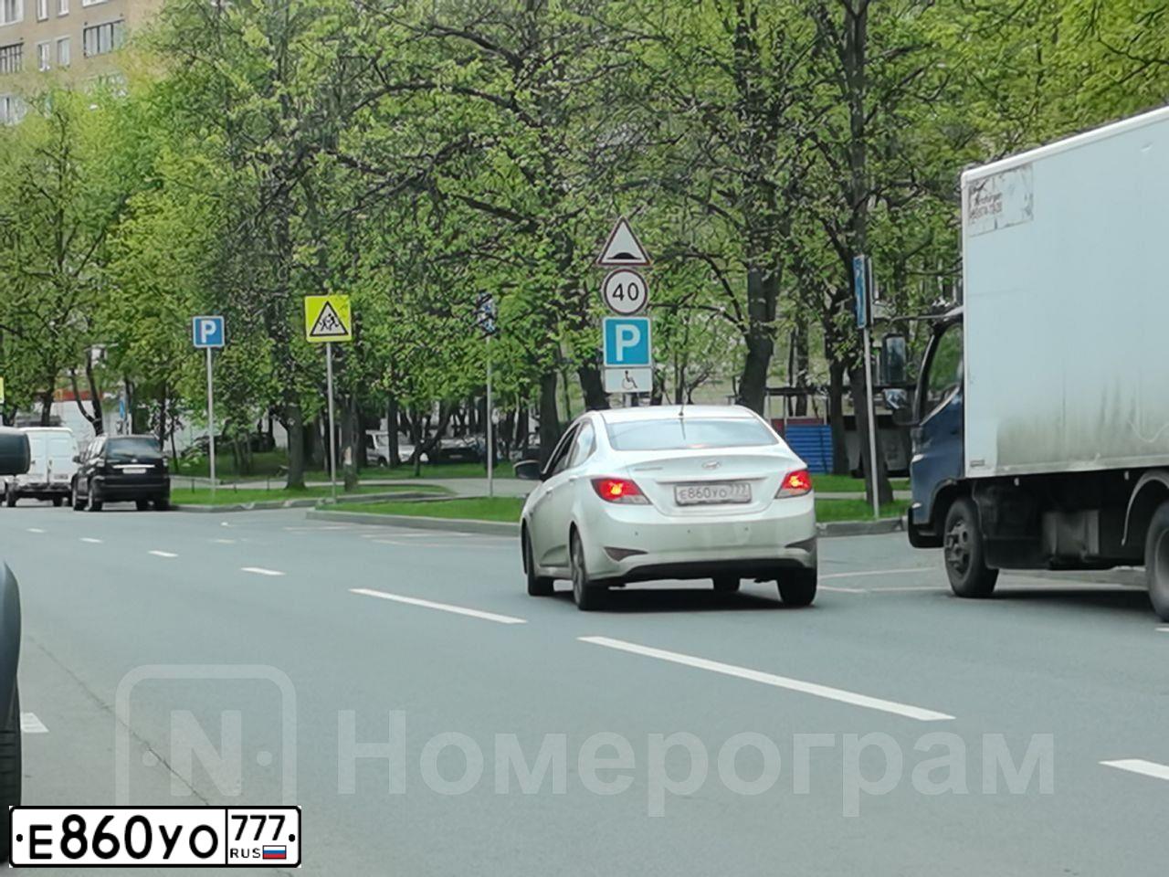 Фото автомобиля HYUNDAI SOLARIS, 2016 — госномер Е860УО777. Цвет: БЕЛЫЙ