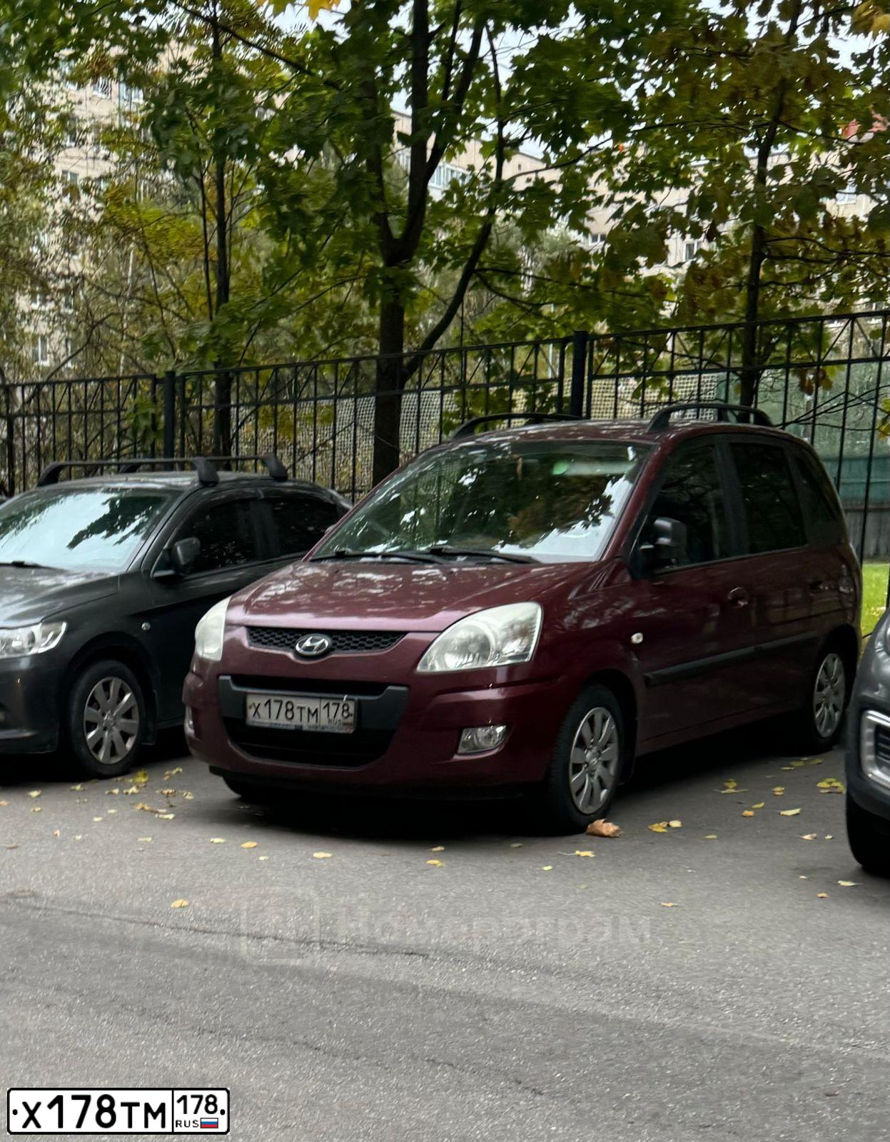 Фото автомобиля HYUNDAI MATRIX, 2008 — госномер Х178ТМ178. Цвет: ТЕМНО-КРАСНЫЙ