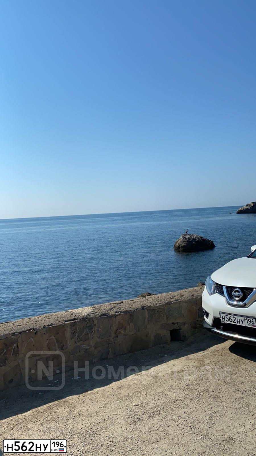 Фото автомобиля NISSAN X-TRAIL, 2016 — госномер Х137КО774. Цвет: Белый