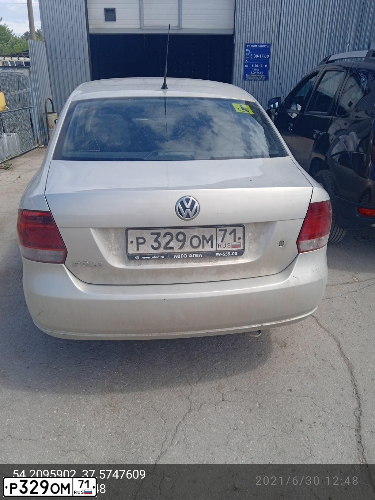 Фото автомобиля VOLKSWAGEN POLO, 2011 — госномер М195РТ797. Цвет: СЕРЕБРИСТО-ЖЕЛТЫЙ