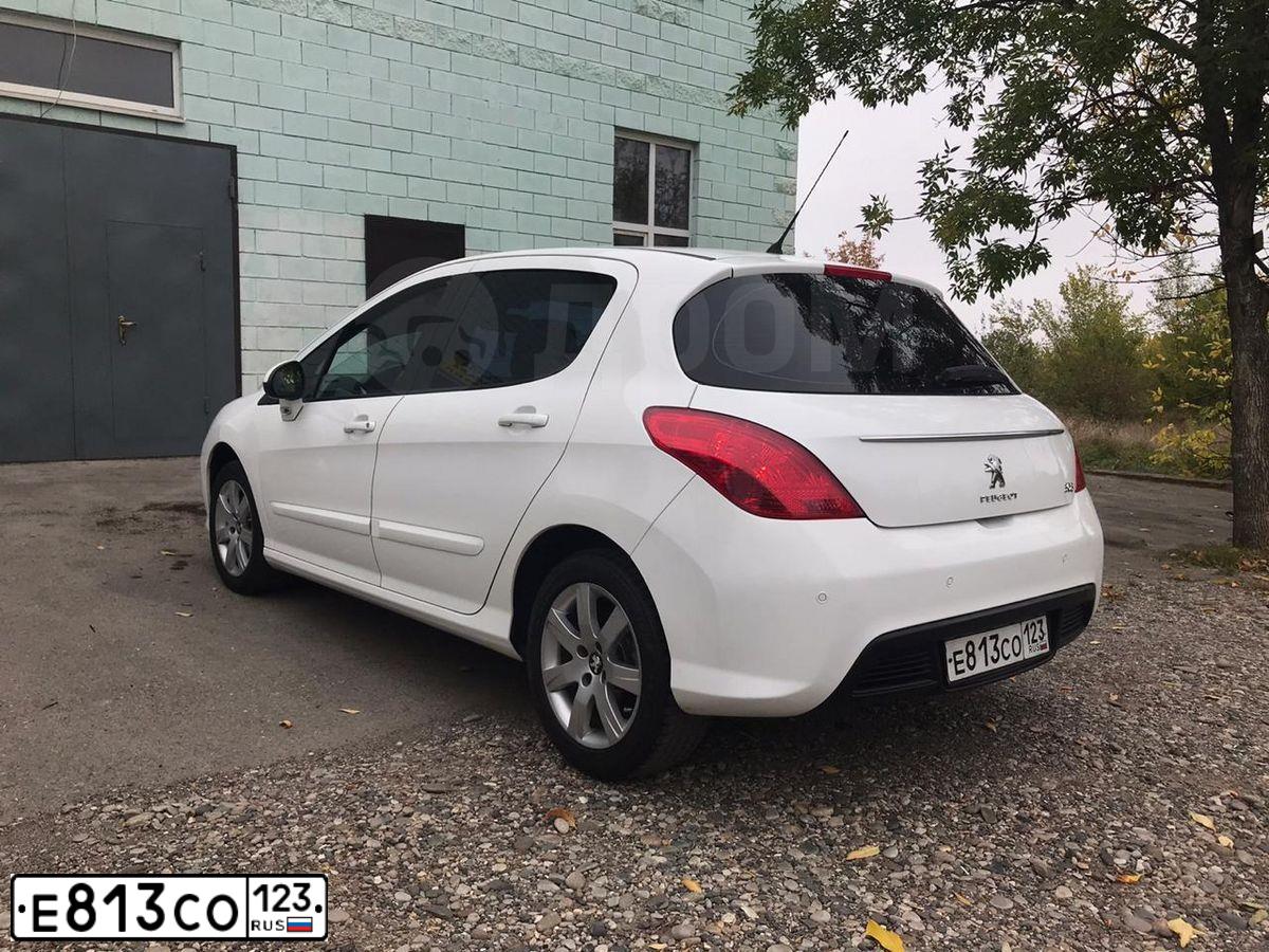 Фото автомобиля PEUGEOT 308, 2013 — госномер А777СР23. Цвет: Белый
