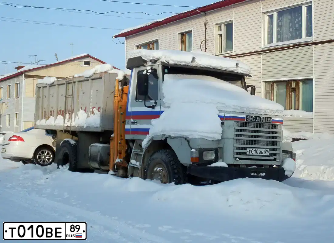Фото автомобиля SCANIA SERIE P /4X2/, 1982 — госномер Т010ВЕ89. Цвет: Серый