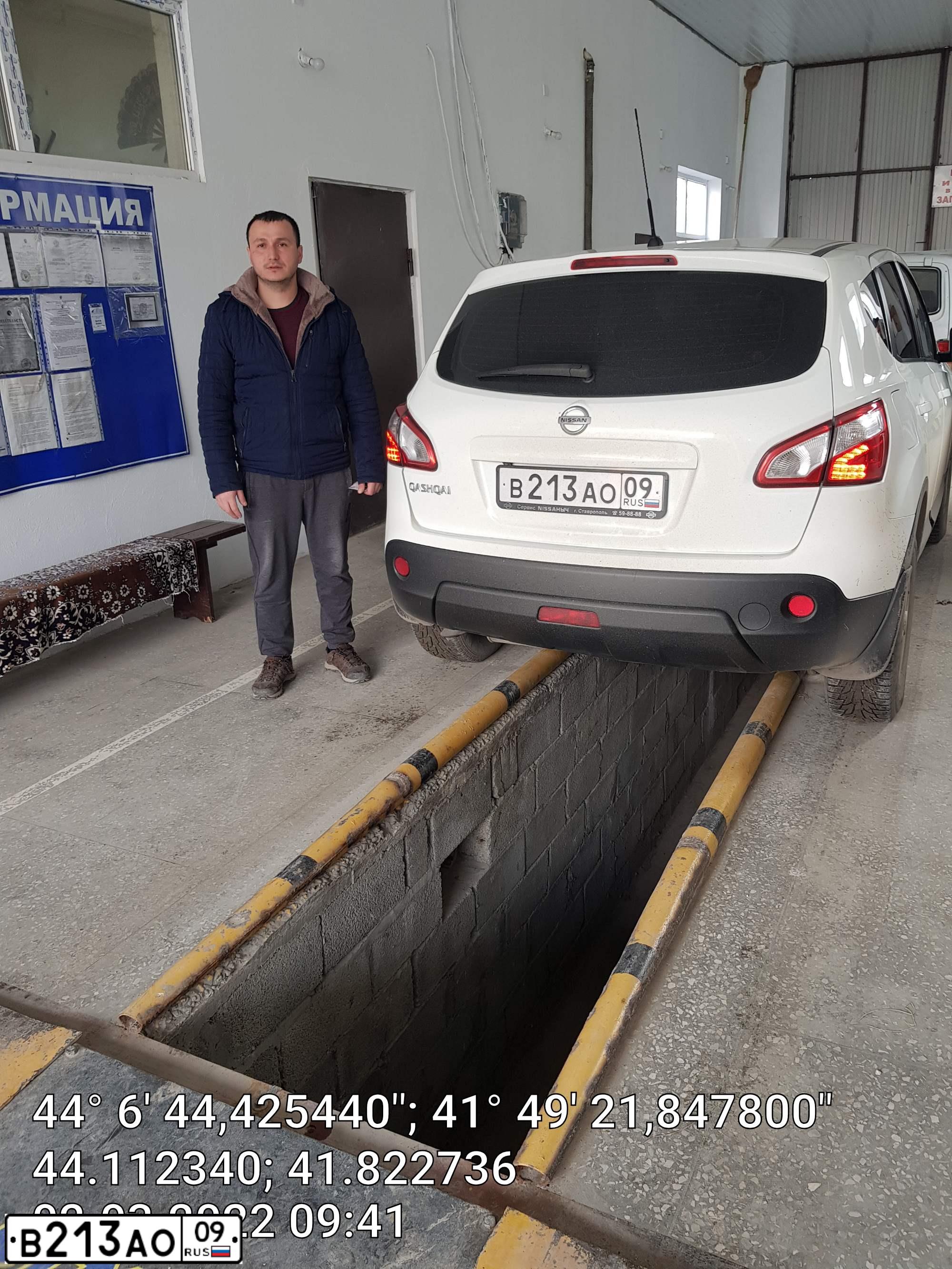 Фото автомобиля NISSAN QASHQAI, 2010 — госномер К341ОТ777. Цвет: Белый