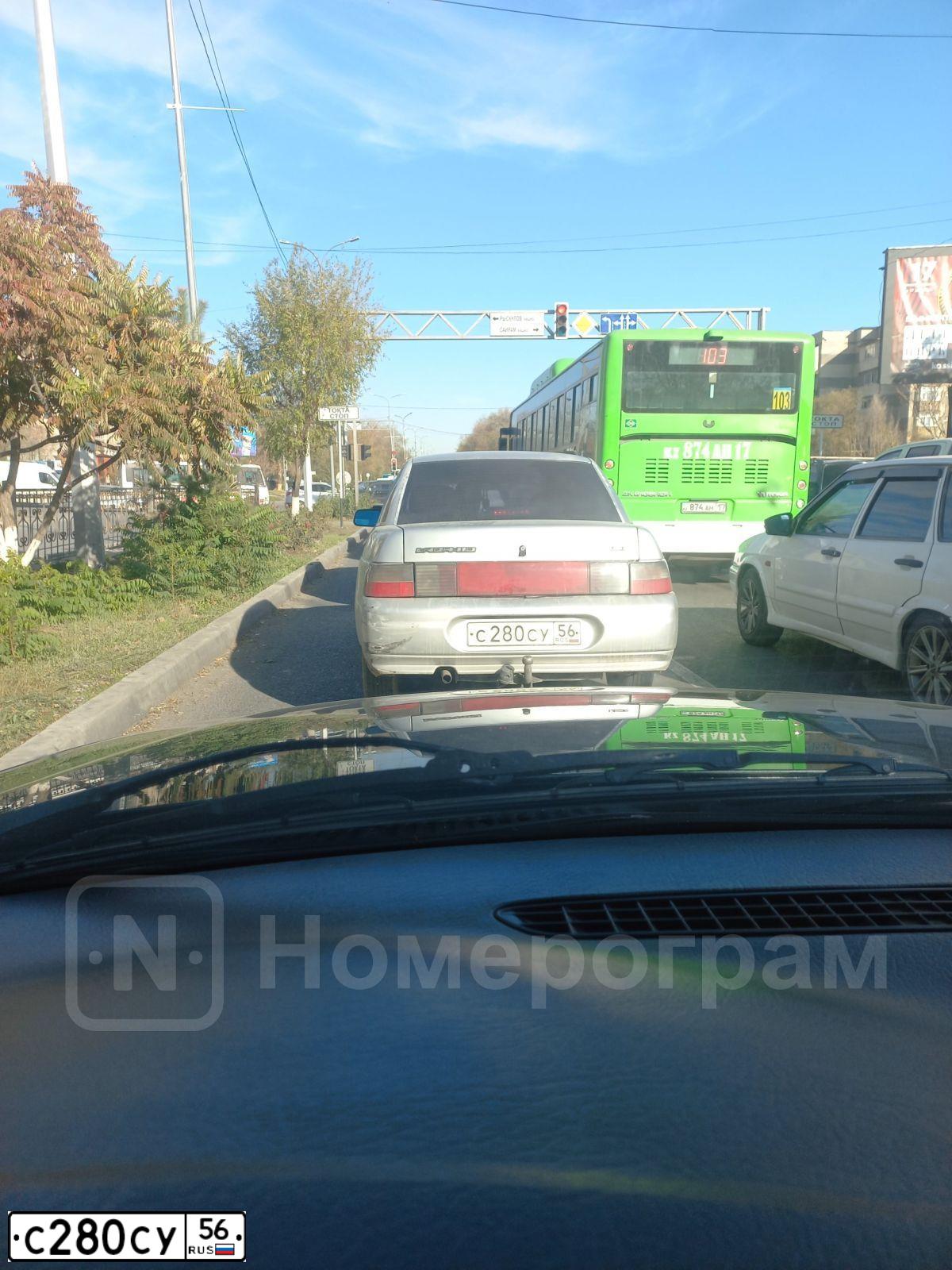 Фото автомобиля LADA 2110, 2004 — госномер С280СУ56. Цвет: Светло-серебристый металик
