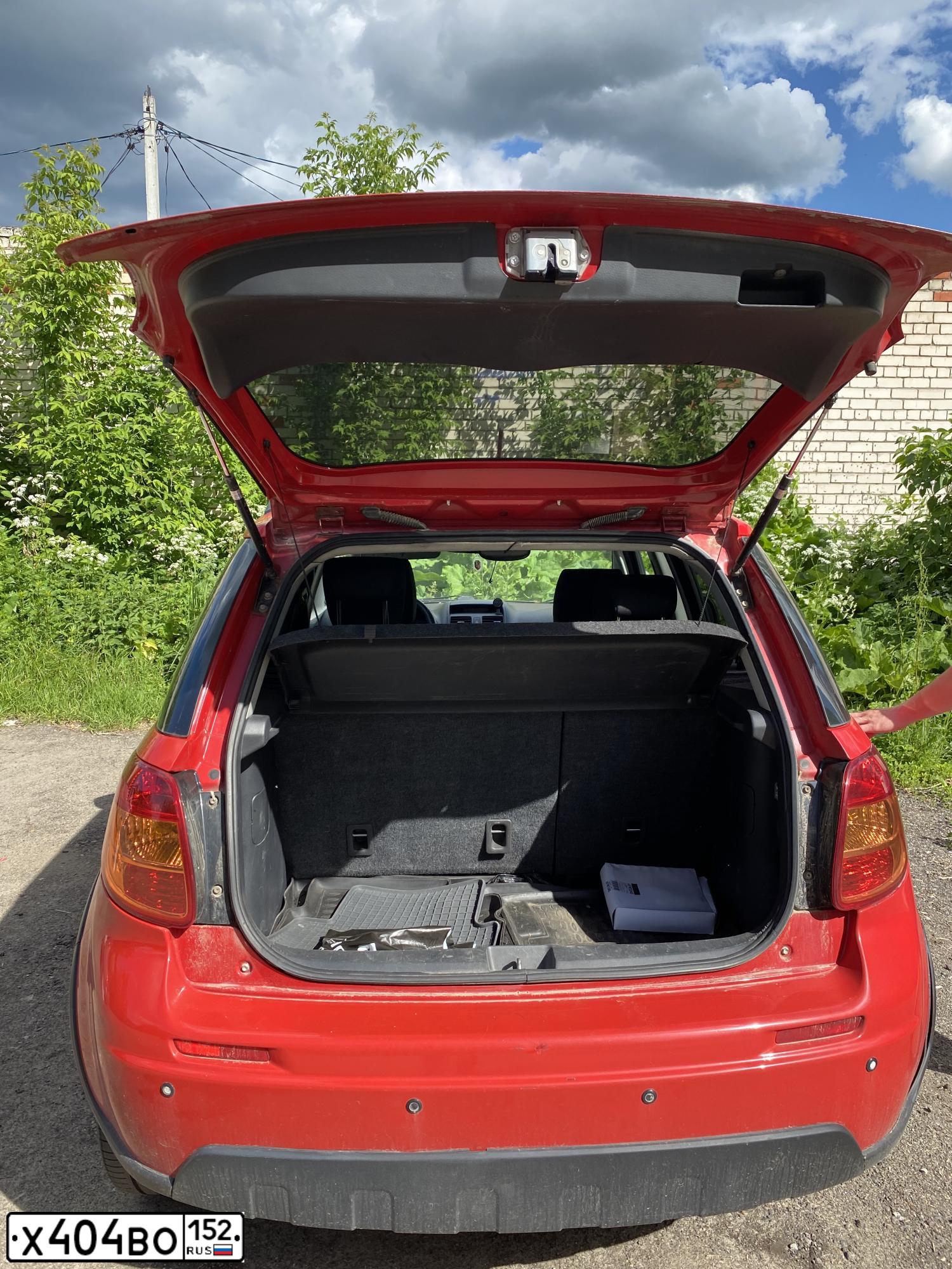 Фото автомобиля SUZUKI SX 4, 2008 — госномер Х404ВО152. Цвет: Красный