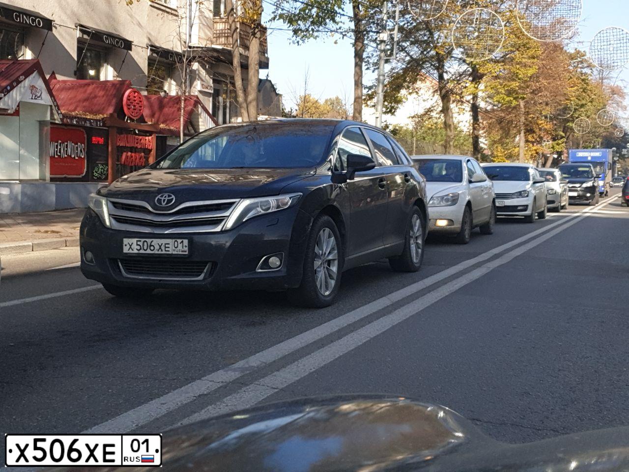 Фото автомобиля TOYOTA VENZA, 2013 — госномер Х506ХЕ01. Цвет: ЧЕРНЫЙ