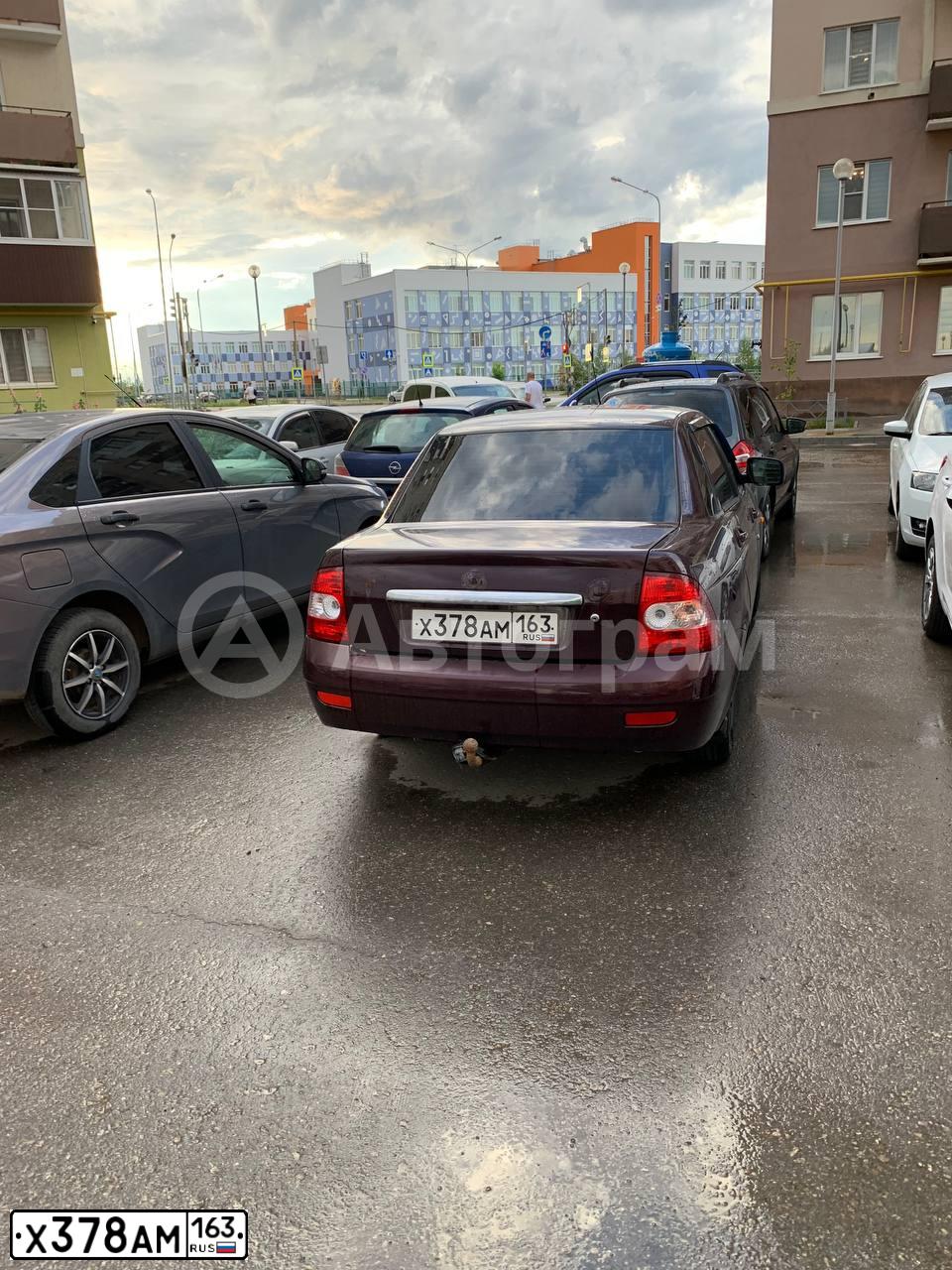 Фото автомобиля LADA 2170 PRIORA, 2013 — госномер М130СВ126. Цвет: ТЕМНО-ВИШНЕВЫЙ