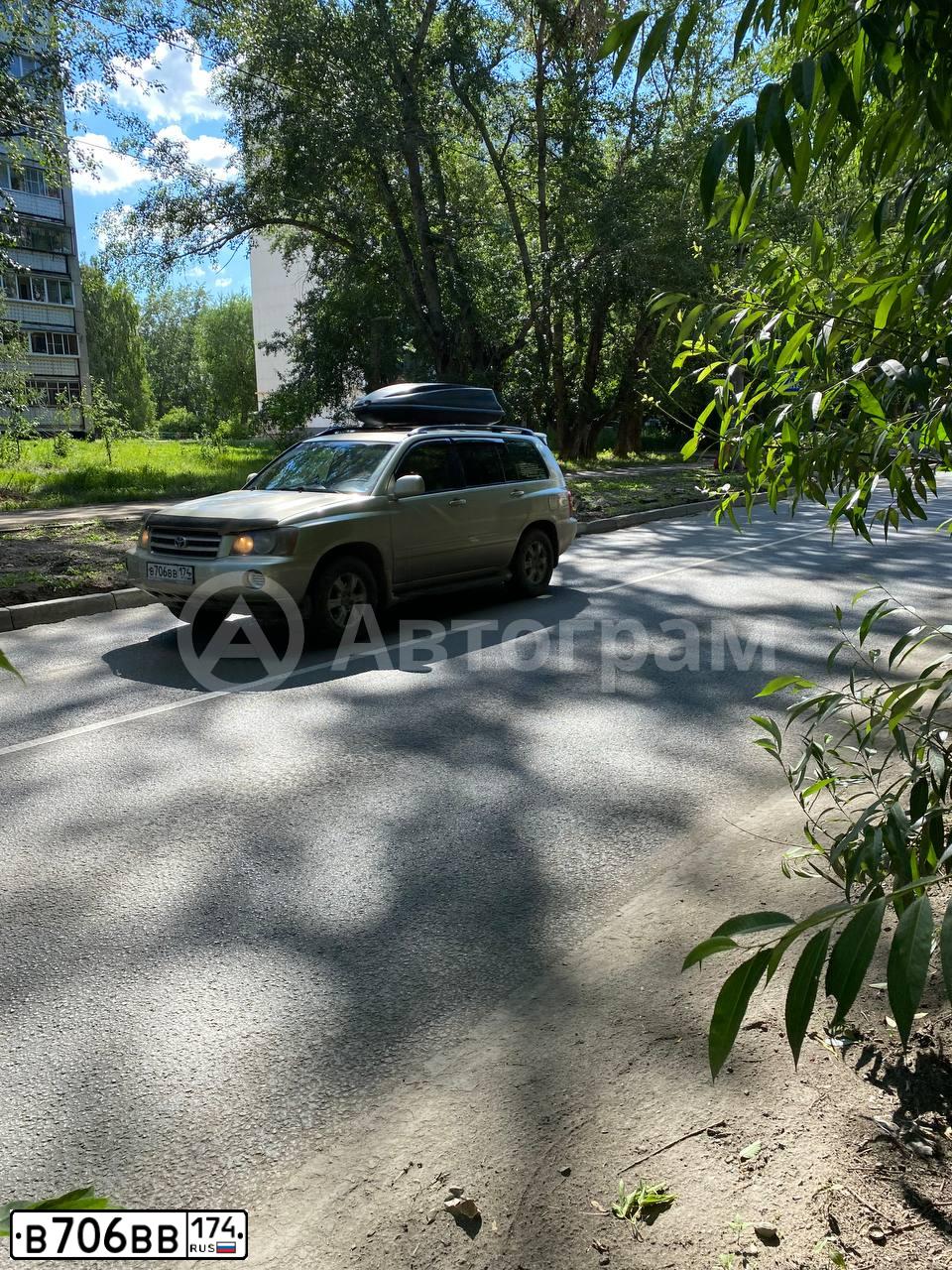Фото автомобиля TOYOTA HIGHLANDER, 2003 — госномер В706ВВ174. Цвет: ЖЕЛТЫЙ(ЗОЛОТИСТЫЙ)