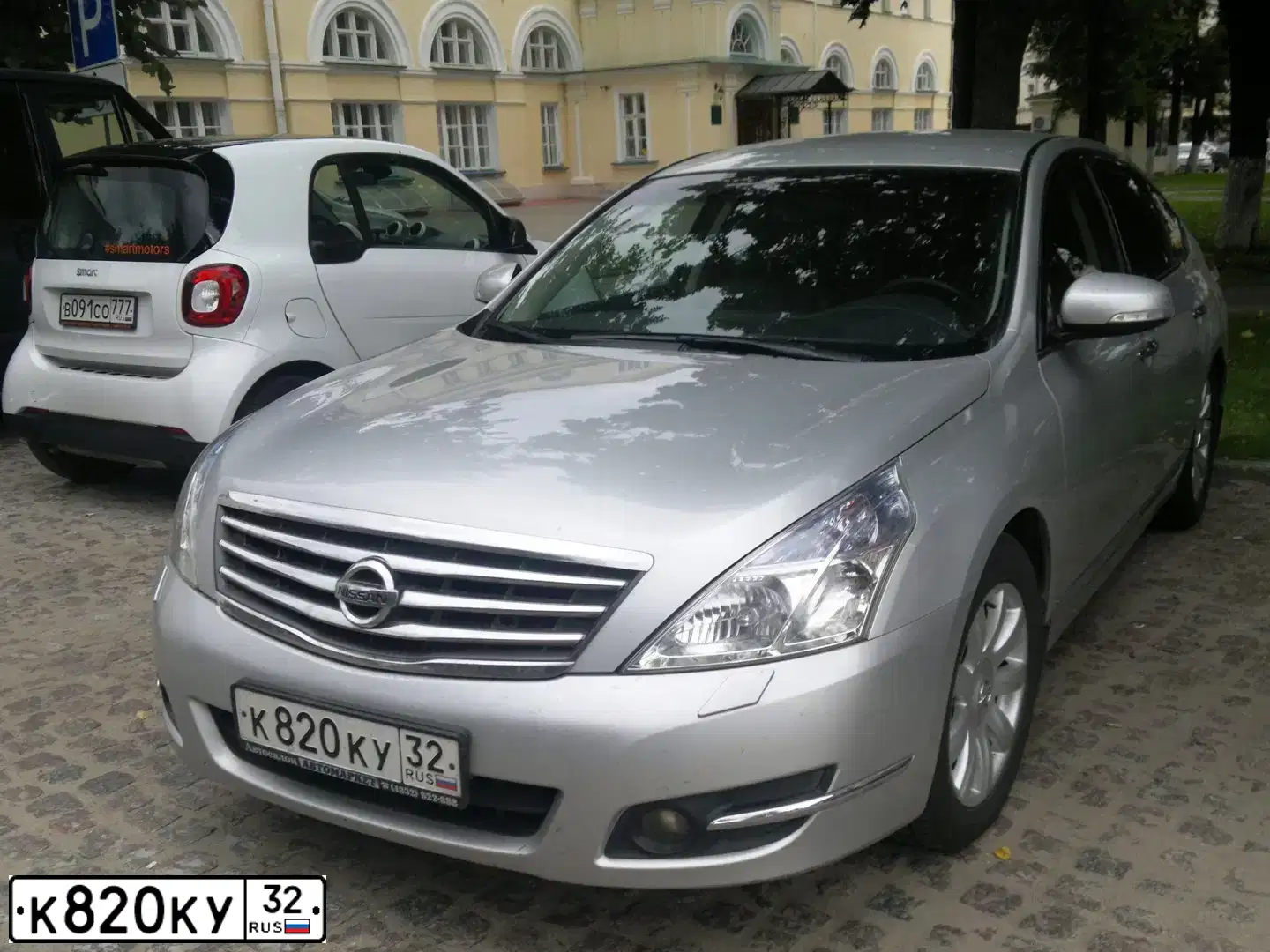 Фото автомобиля NISSAN TEANA, 2008 — госномер К820КУ32. Цвет: СЕРЕБРИСТЫЙ