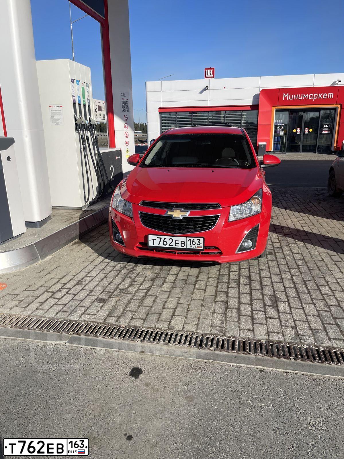 Фото автомобиля CHEVROLET CRUZE, 2012 — госномер Т762ЕВ163. Цвет: Красный