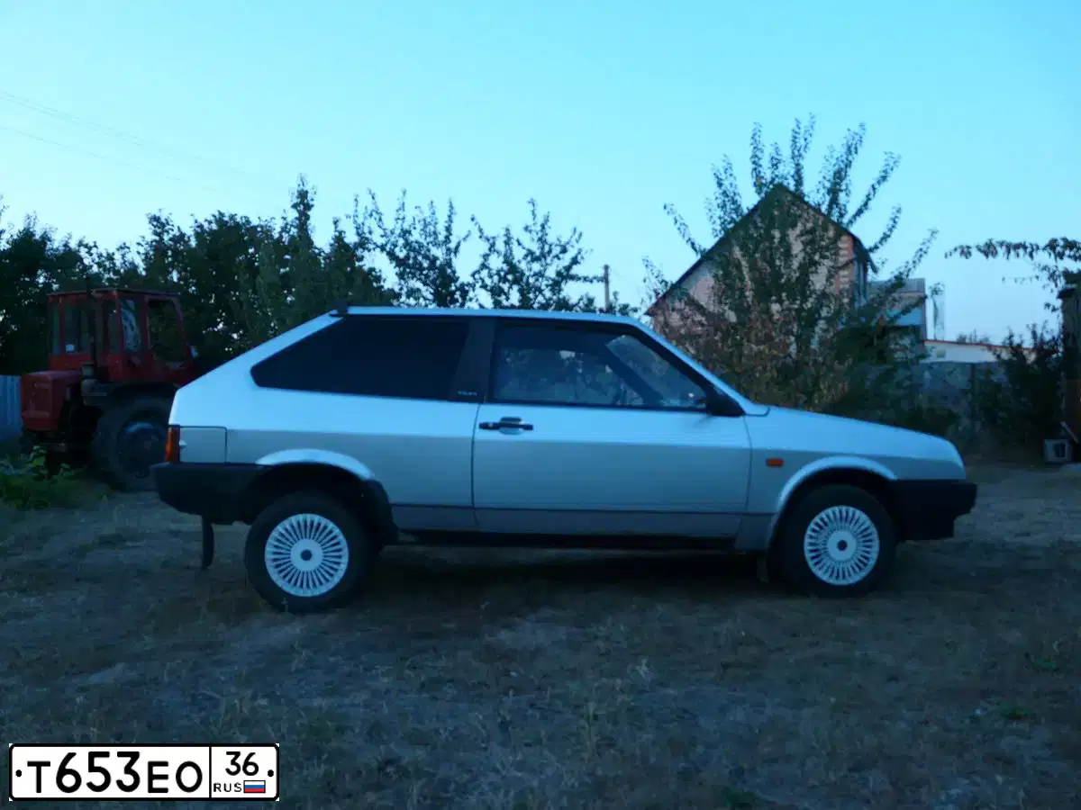 Фото автомобиля LADA 2108 SAMARA, 2001 — госномер Т653ЕО36. Цвет: СВЕТЛО-СЕРЕБРИСТЫЙ МЕТАЛЛИК