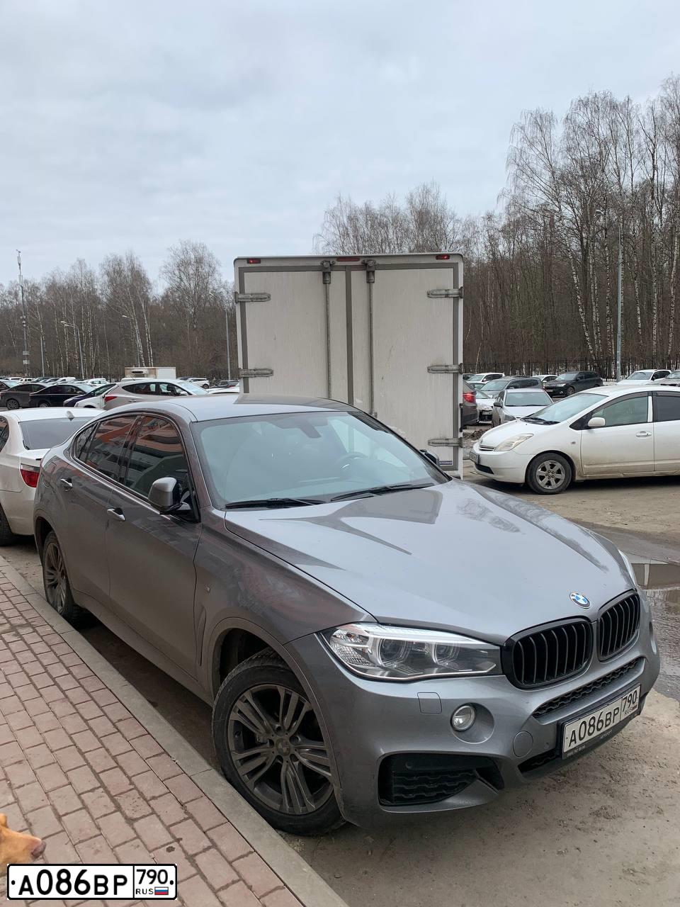 Фото автомобиля BMW X6, 2018 — госномер Н066ОО37. Цвет: СЕРЫЙ