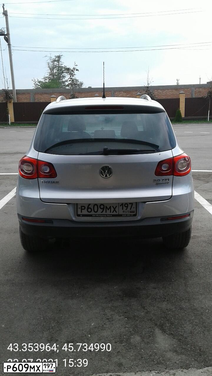 Фото автомобиля VOLKSWAGEN TIGUAN, 2011 — госномер Р609МХ197. Цвет: СЕРЫЙ СВЕТЛЫЙ