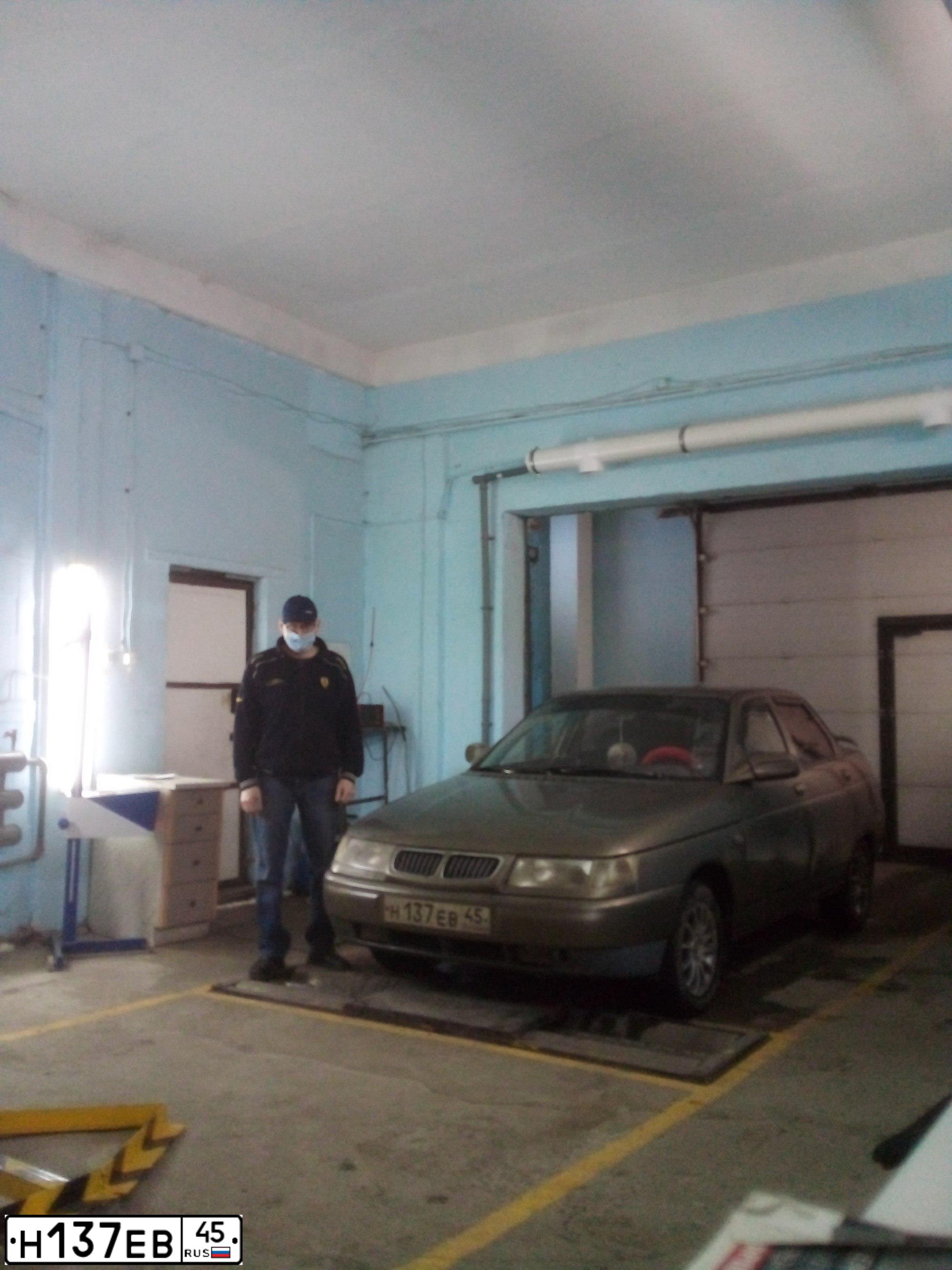 Фото автомобиля LADA 2110, 2002 — госномер Н137ЕВ45. Цвет: Серый
