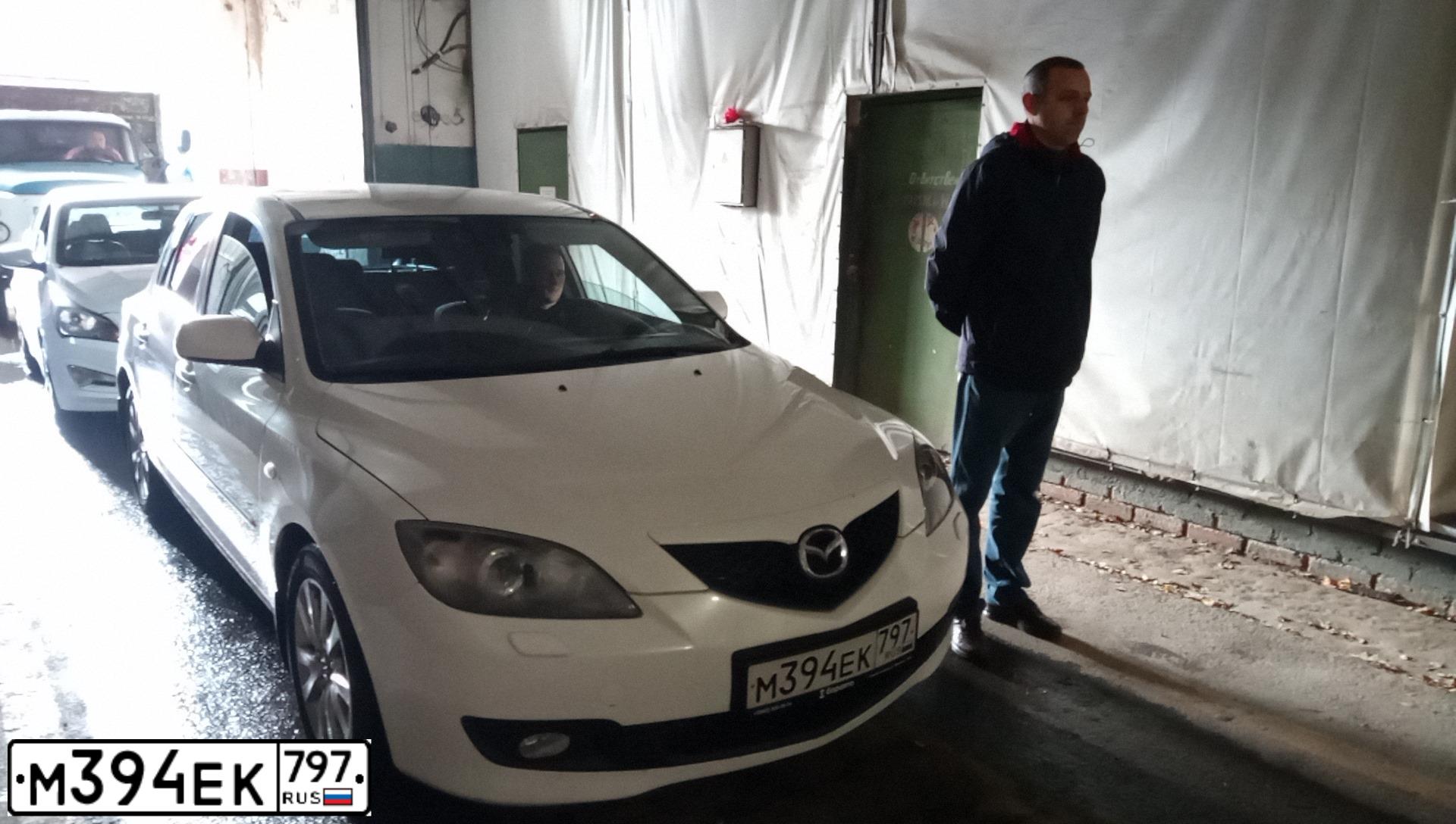 Фото автомобиля MAZDA 3, 2007 — госномер М284КА761. Цвет: Белый