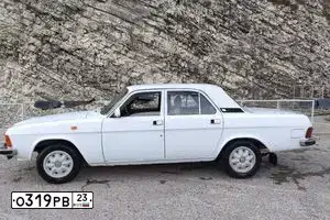 Фото автомобиля GAZ 3102 WOLGA, 1998 — госномер О319РВ23. Цвет: Белый