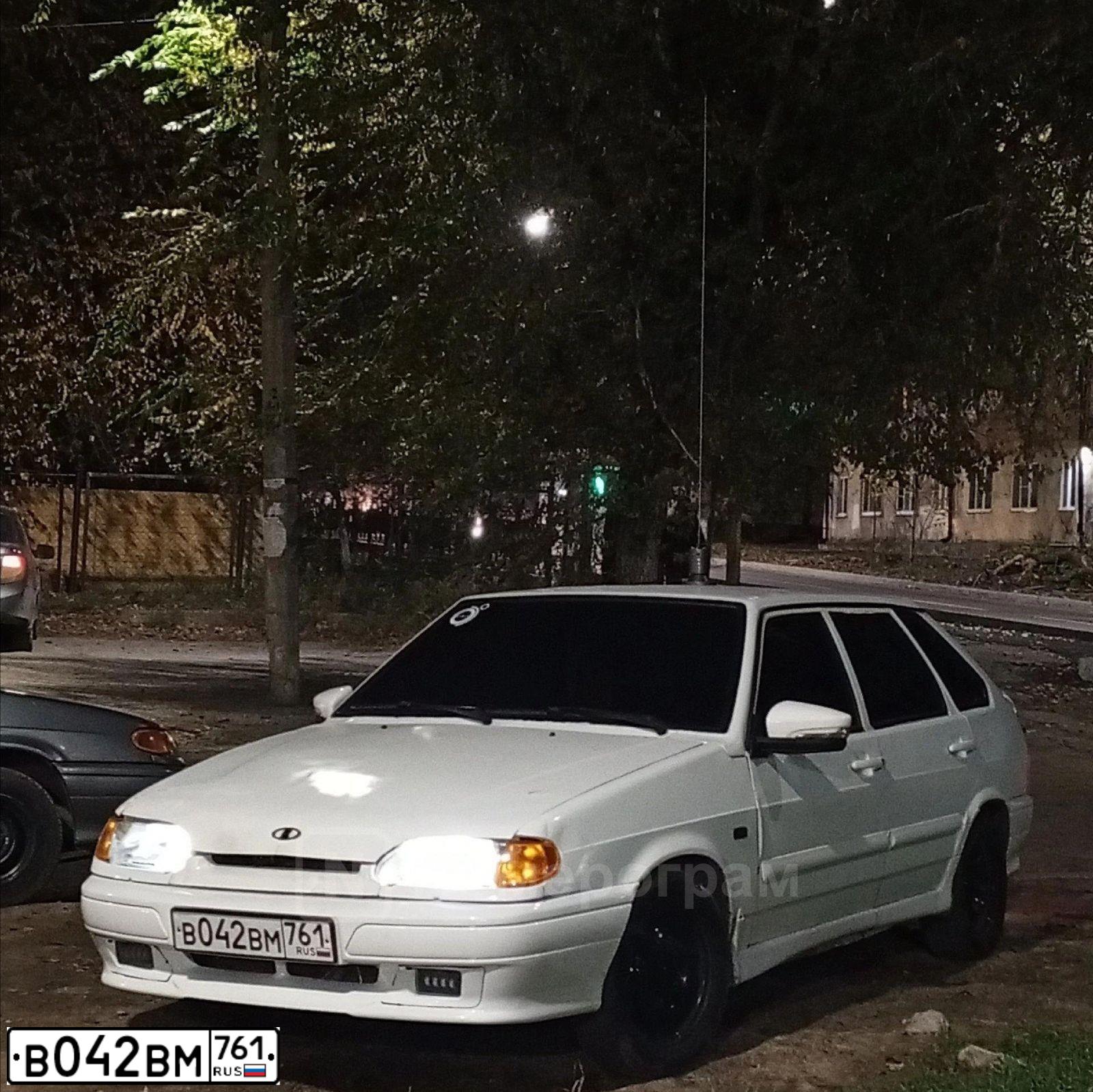 Фото автомобиля LADA 2114 SAMARA, 2010 — госномер В042ВМ761. Цвет: Белый