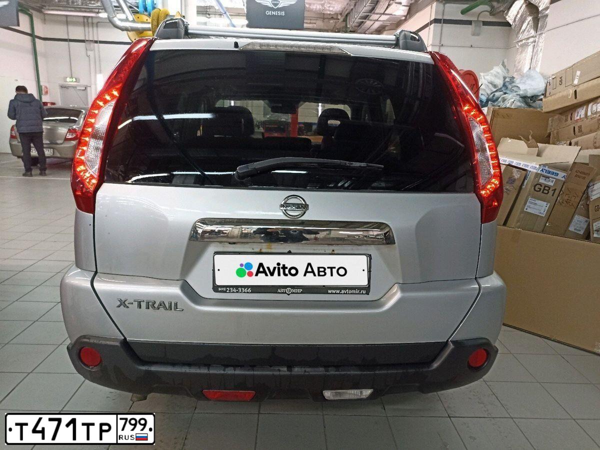 Фото автомобиля NISSAN X-TRAIL, 2012 — госномер Т471ТР799. Цвет: Серебристый