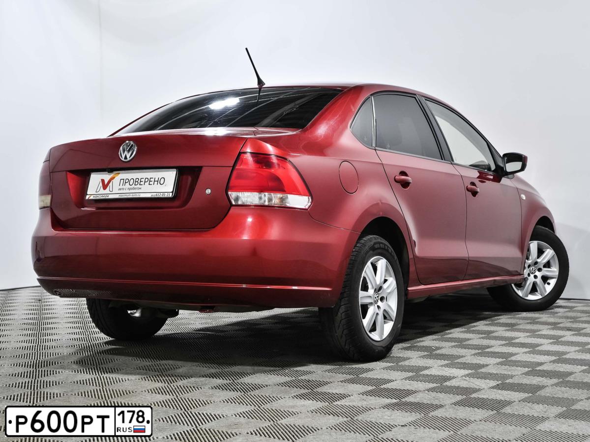 Фото автомобиля VOLKSWAGEN POLO, 2013 — госномер Т426ВС198. Цвет: ВИШНЕВО-КРАСНЫЙ