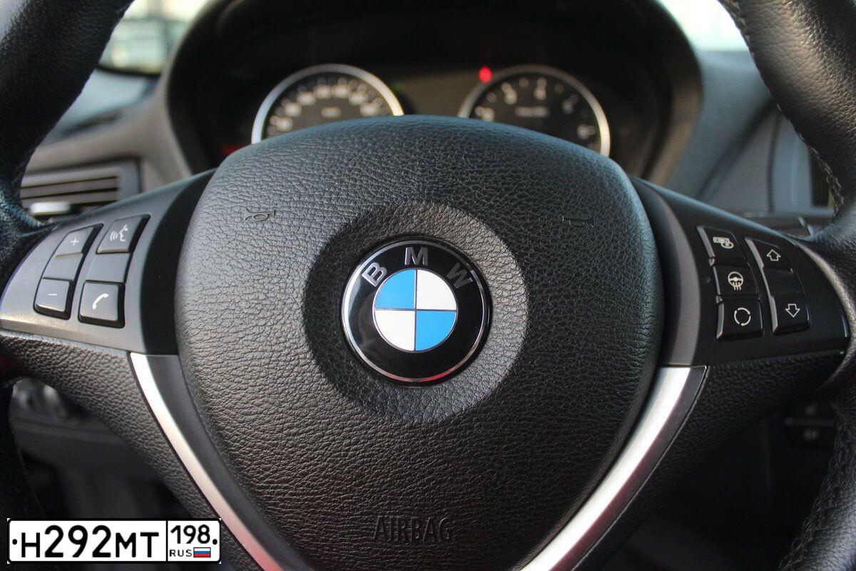 Фото автомобиля BMW X5, 2013 — госномер Х631ВЕ198