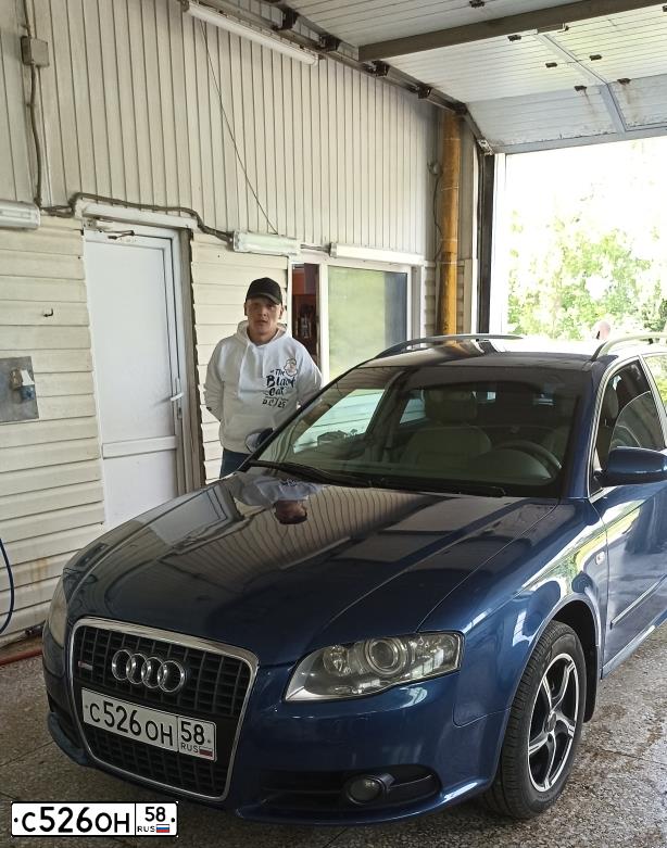 Фото автомобиля AUDI A4, 2007 — госномер Е242ЕУ58. Цвет: синий