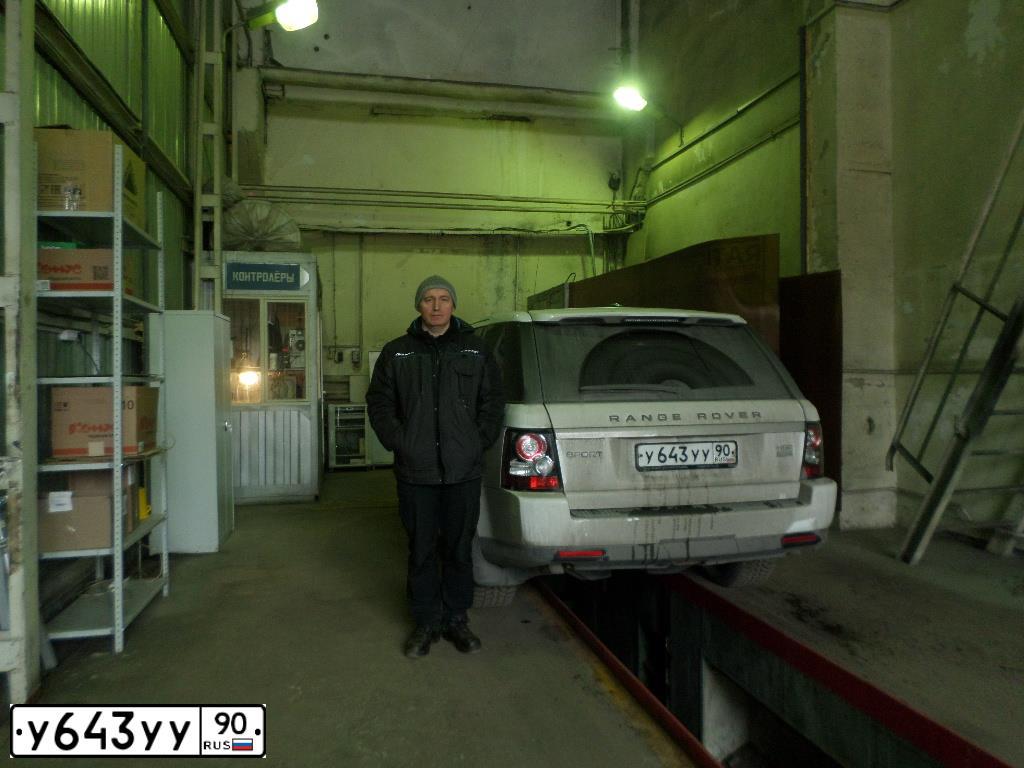Фото автомобиля LANDROVER RANGE ROVER SPORT, 2013 — госномер Н302АА99. Цвет: БЕЛЫЙ ЯРКИЙ