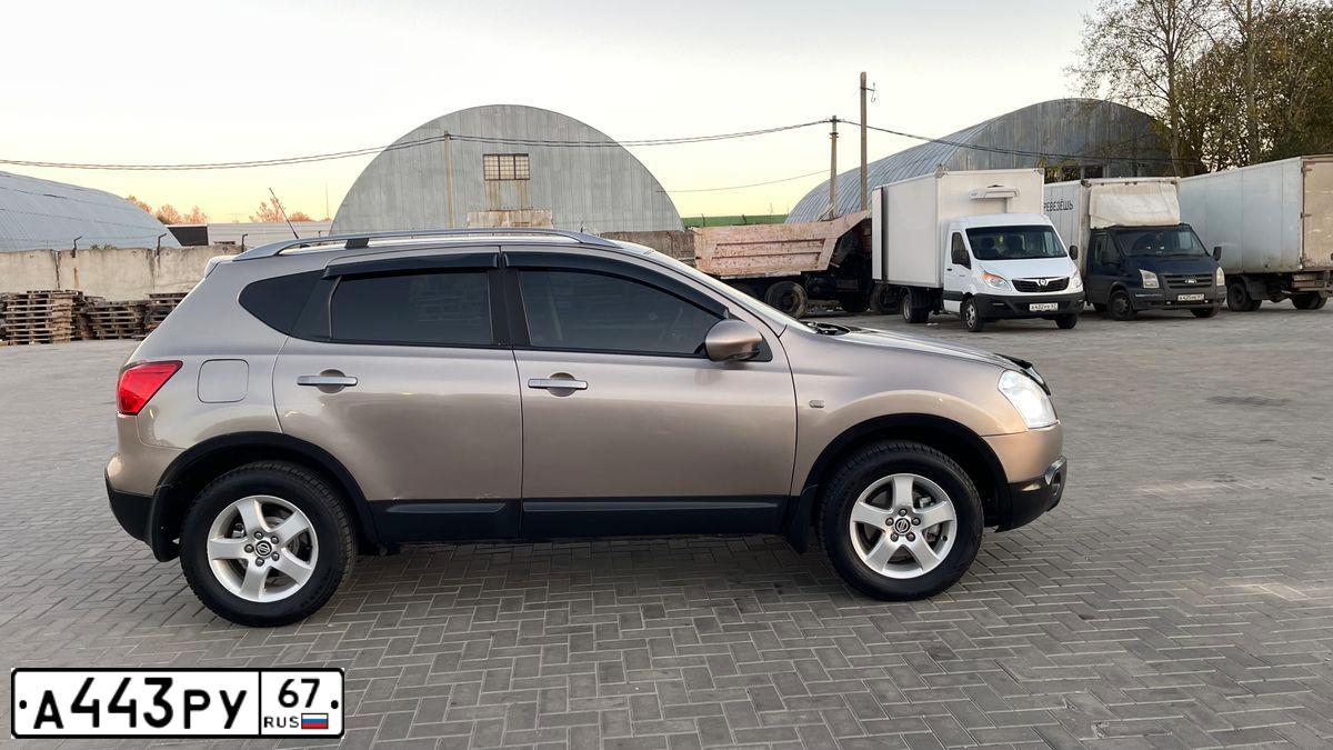 Фото автомобиля NISSAN QASHQAI, 2009 — госномер А443РУ67. Цвет: СВЕТЛО-КОРИЧНЕВЫЙ
