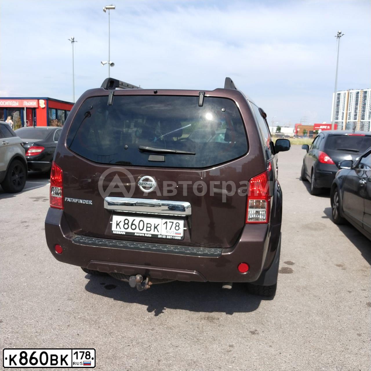 Фото автомобиля NISSAN PATHFINDER, 2011 — госномер К860ВК178. Цвет: СЕРО-СИРЕНЕВЫЙ
