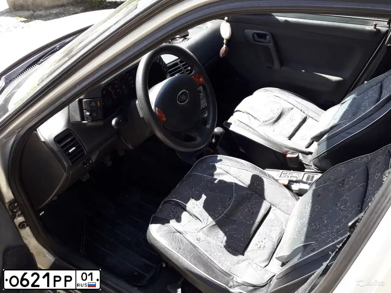 Фото автомобиля LADA 2110 LADA, 2005 — госномер К410ЕВ126. Цвет: СВЕТЛО-СЕРЕБРИСТЫЙ МЕТАЛЛ