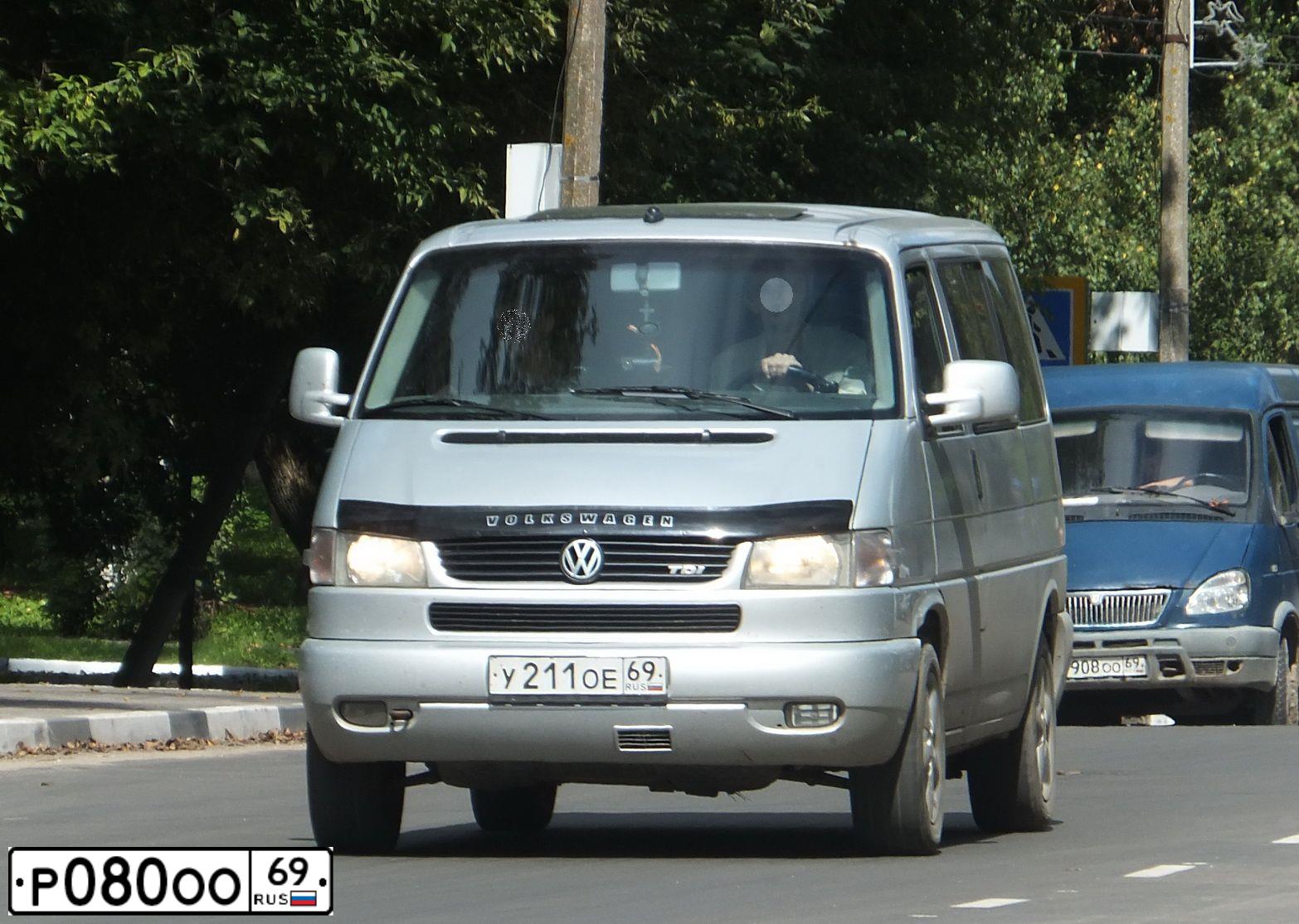 Фото автомобиля FORD TRANSIT, 1996 — госномер Р080ОО69. Цвет: Белый