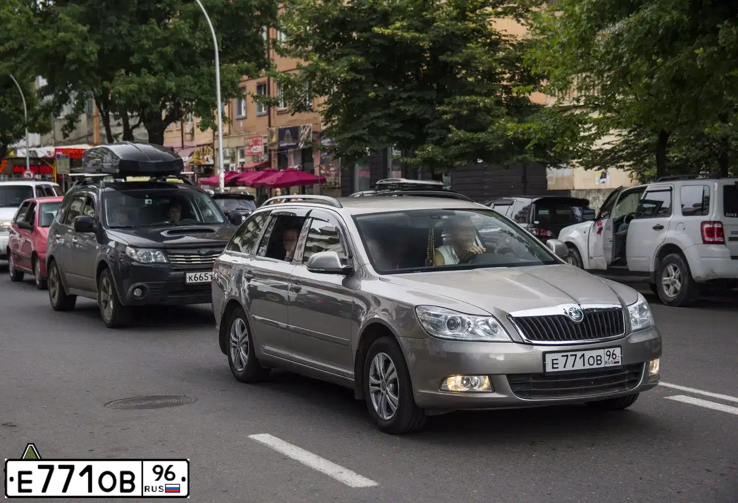 Фото автомобиля SKODA FABIA, 2007 — госномер У608ВК96. Цвет: СЕРЫЙ