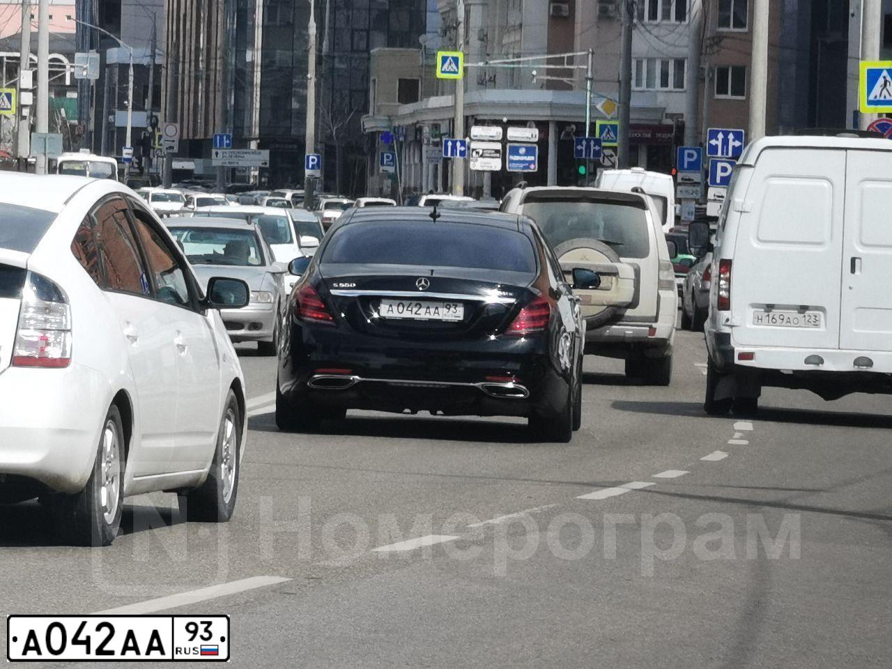 Фото автомобиля TOYOTA RAV4, 2006 — госномер А042АА93. Цвет: ЧЕРНЫЙ