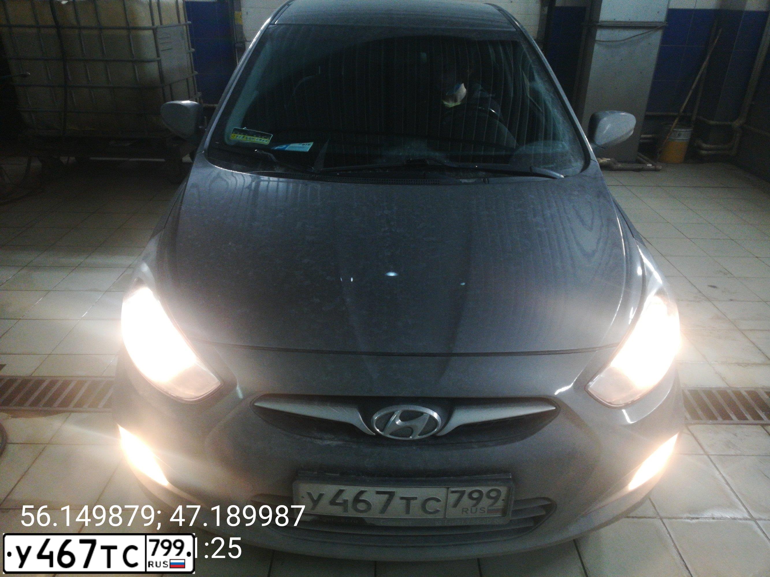 Фото автомобиля HYUNDAI SOLARIS, 2011 — госномер Н494РС197. Цвет: Черно Серый