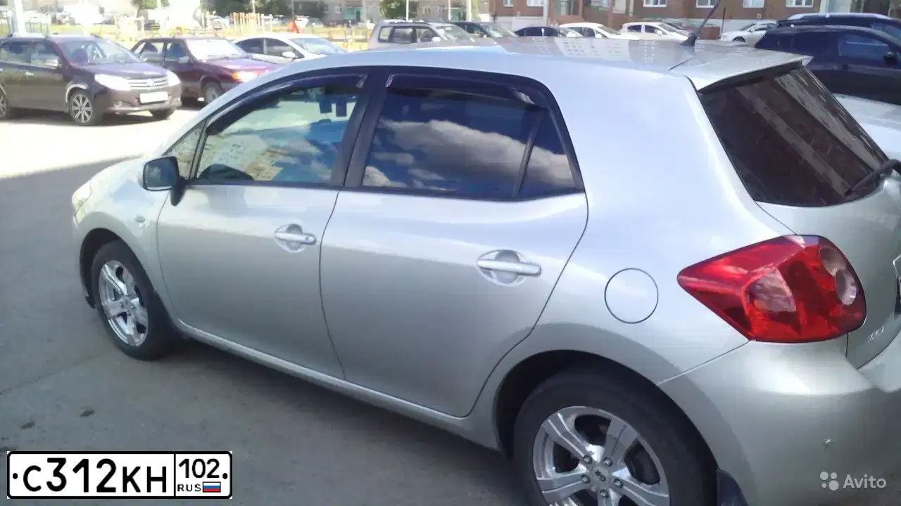 Фото автомобиля TOYOTA AURIS, 2008 — госномер К808КМ102. Цвет: СЕРЕБРИСТЫЙ