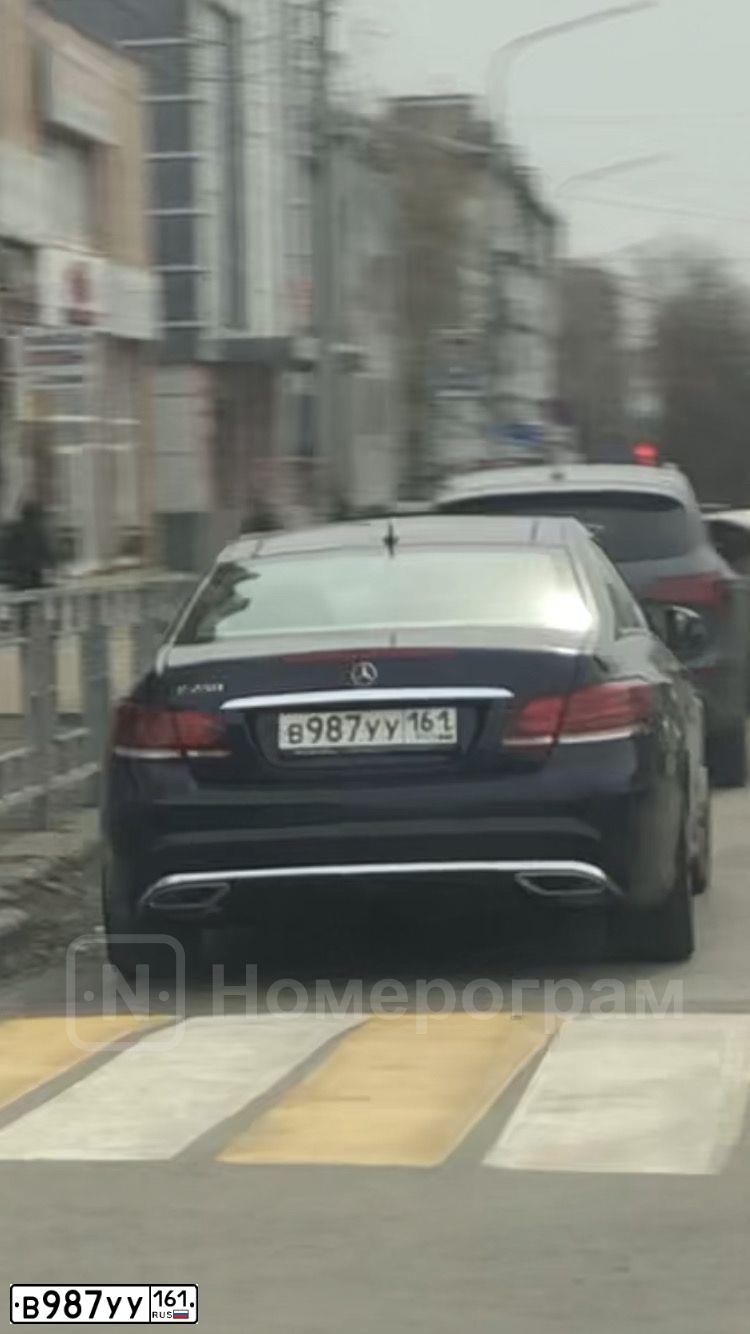 Фото автомобиля MERCEDES E-KLASSE, 2016 — госномер В987УУ161. Цвет: синий